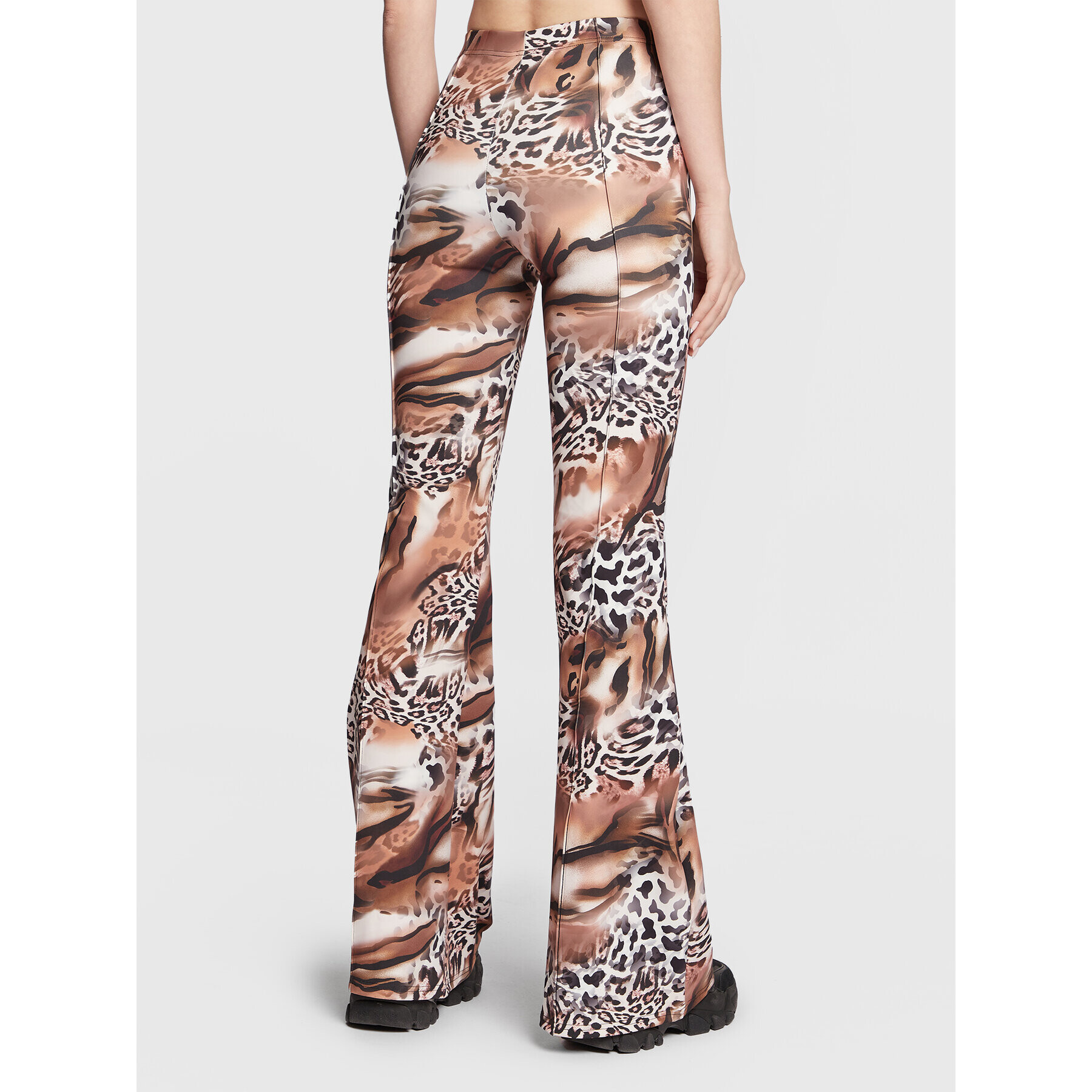 Guess Текстилни панталони V3RB02 KBIL2 Кафяв Regular Fit - Pepit.bg