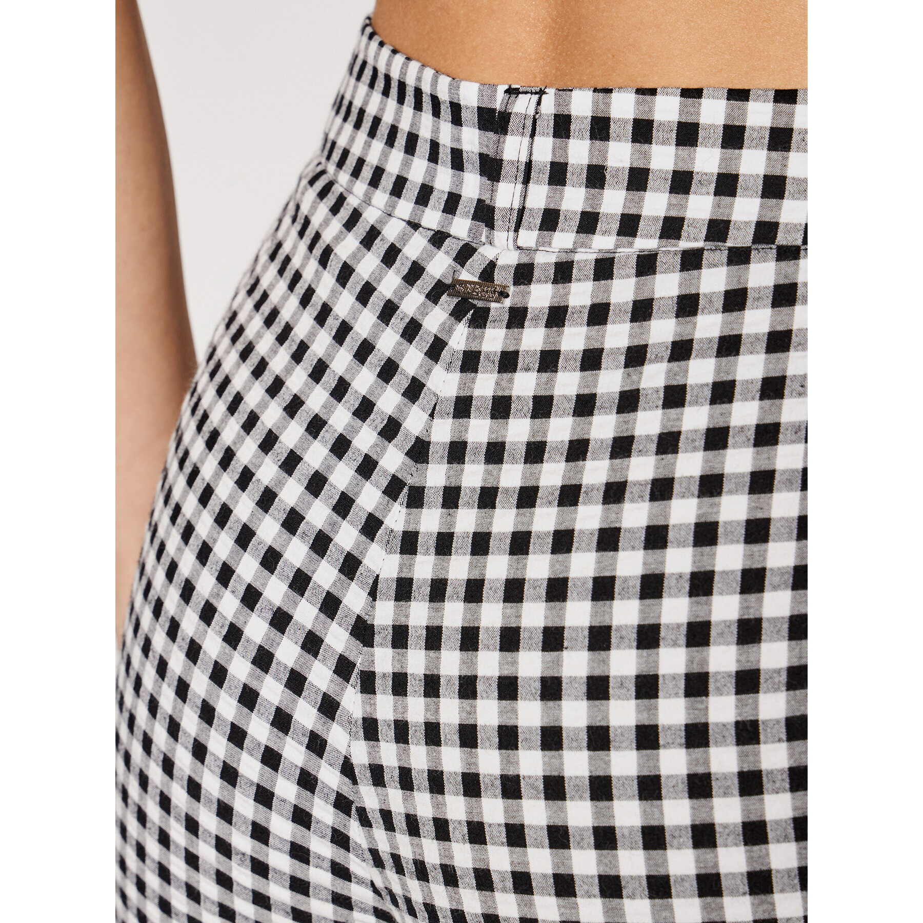 Guess Текстилни панталони W1GB36 WDV70 Черен Regular Fit - Pepit.bg