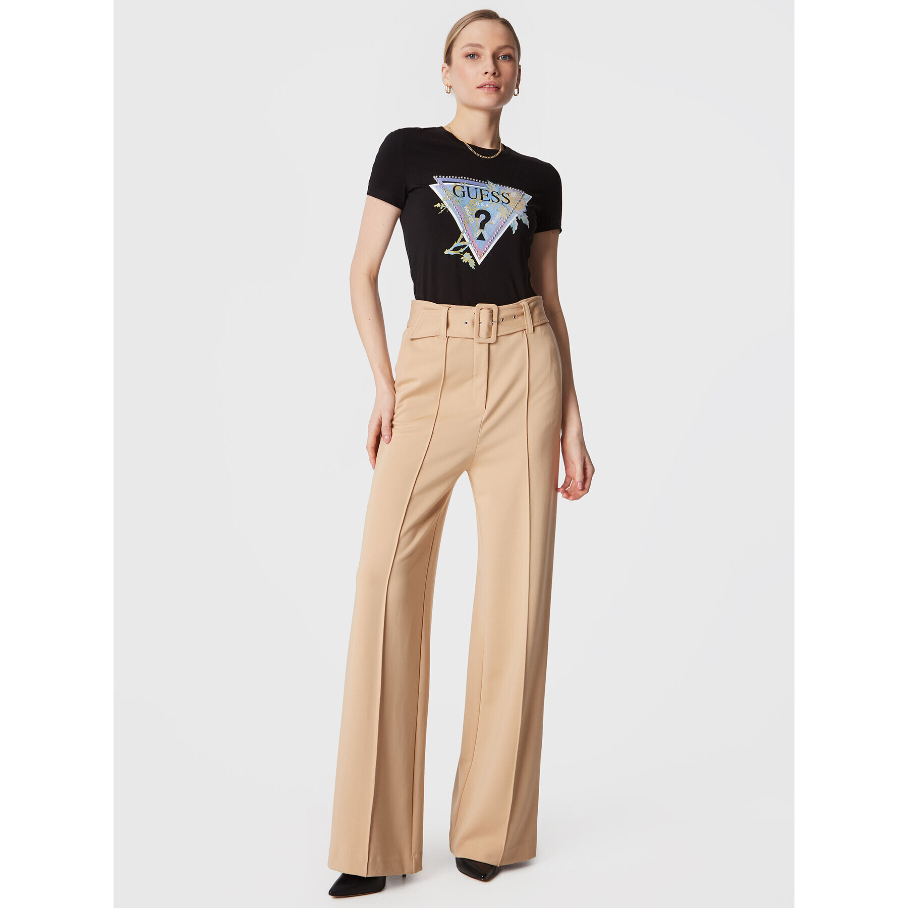 Guess Текстилни панталони W3RB18 KBJP2 Бежов Regular Fit - Pepit.bg
