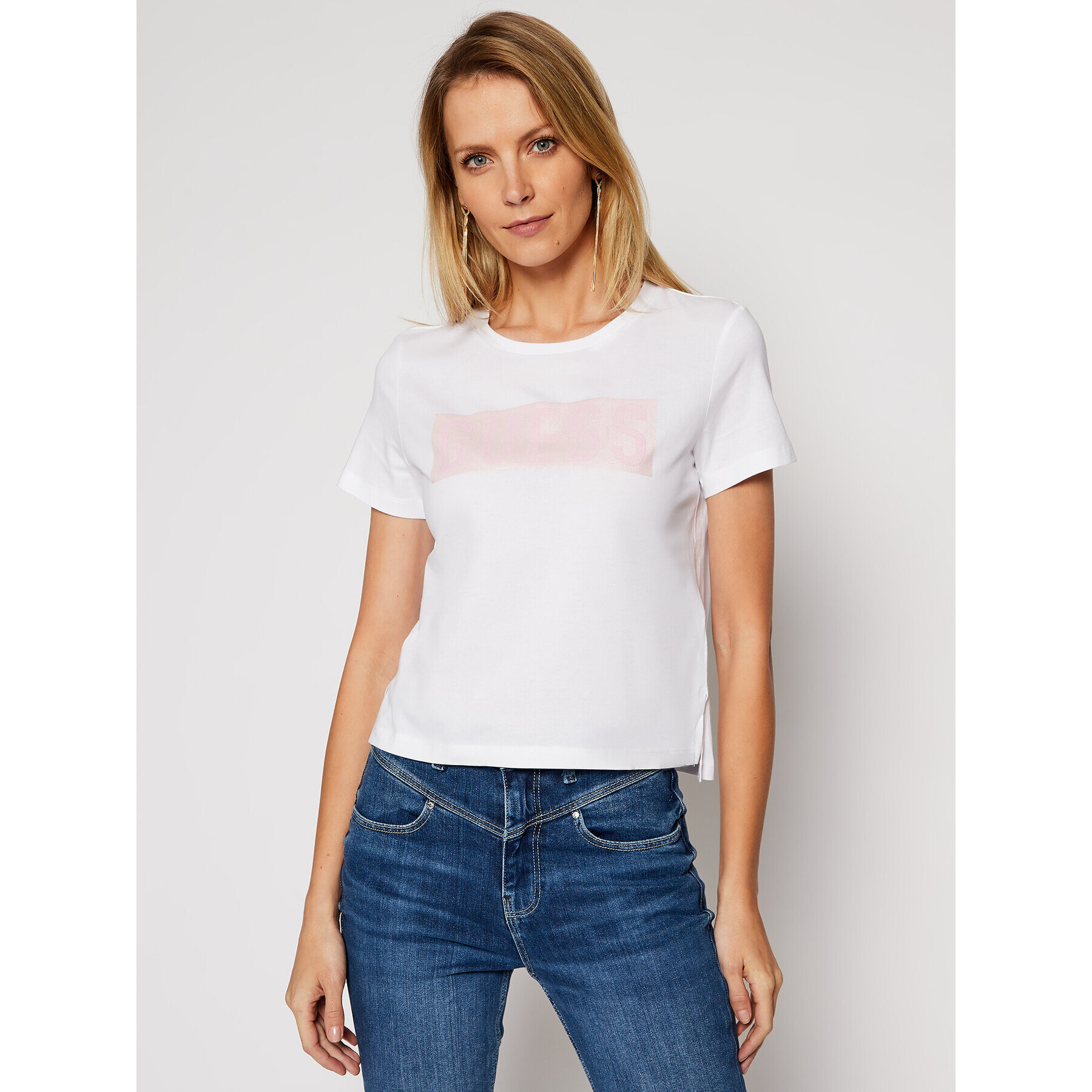 Guess Тишърт Adria Tee W1RI05 JA900 Бял Regular Fit - Pepit.bg