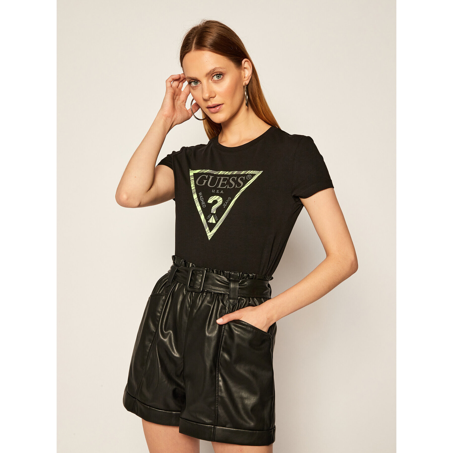 Guess Тишърт Ambra W0YI98 J1300 Черен Regular Fit - Pepit.bg