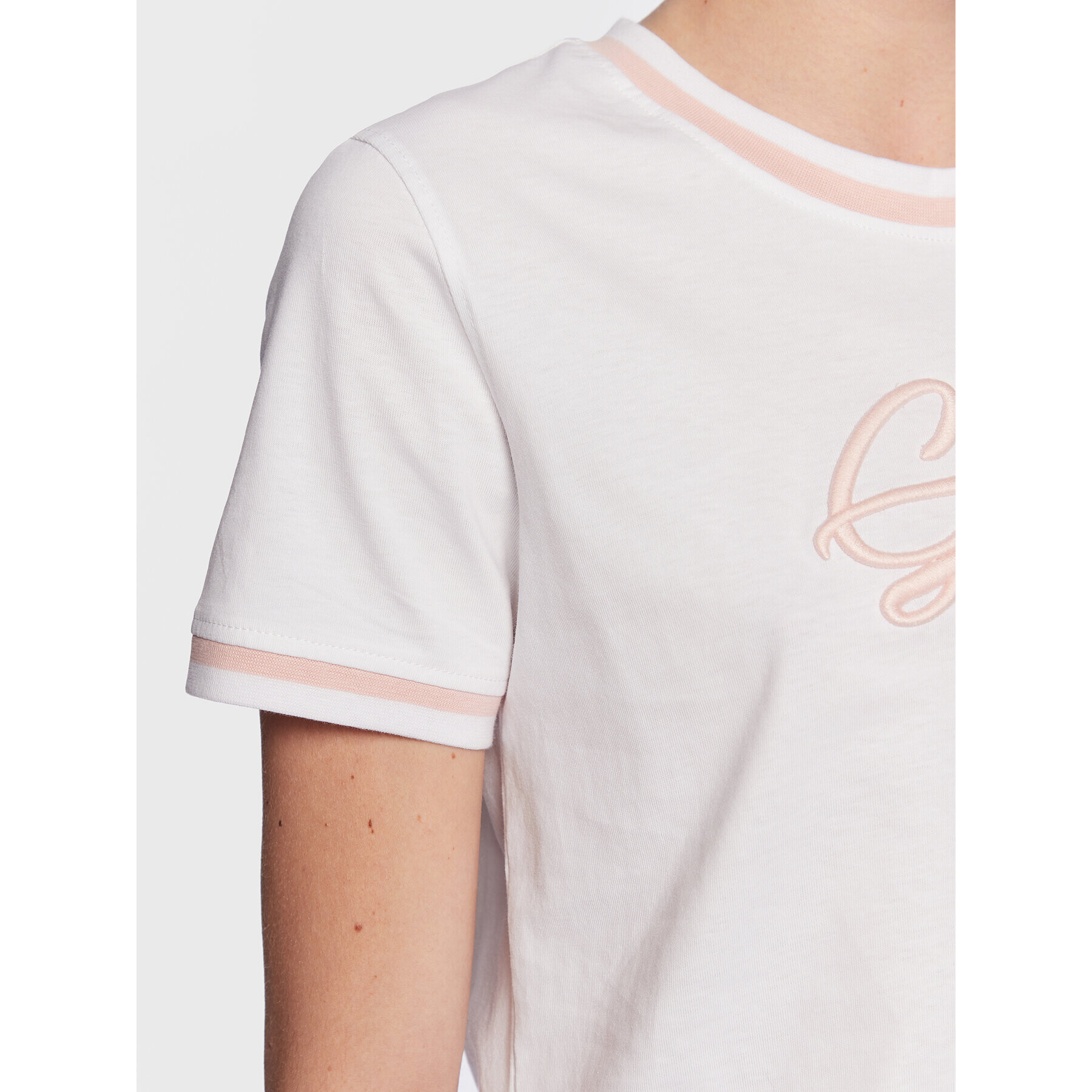 Guess Тишърт Camila W3RI31 I3Z11 Бял Regular Fit - Pepit.bg