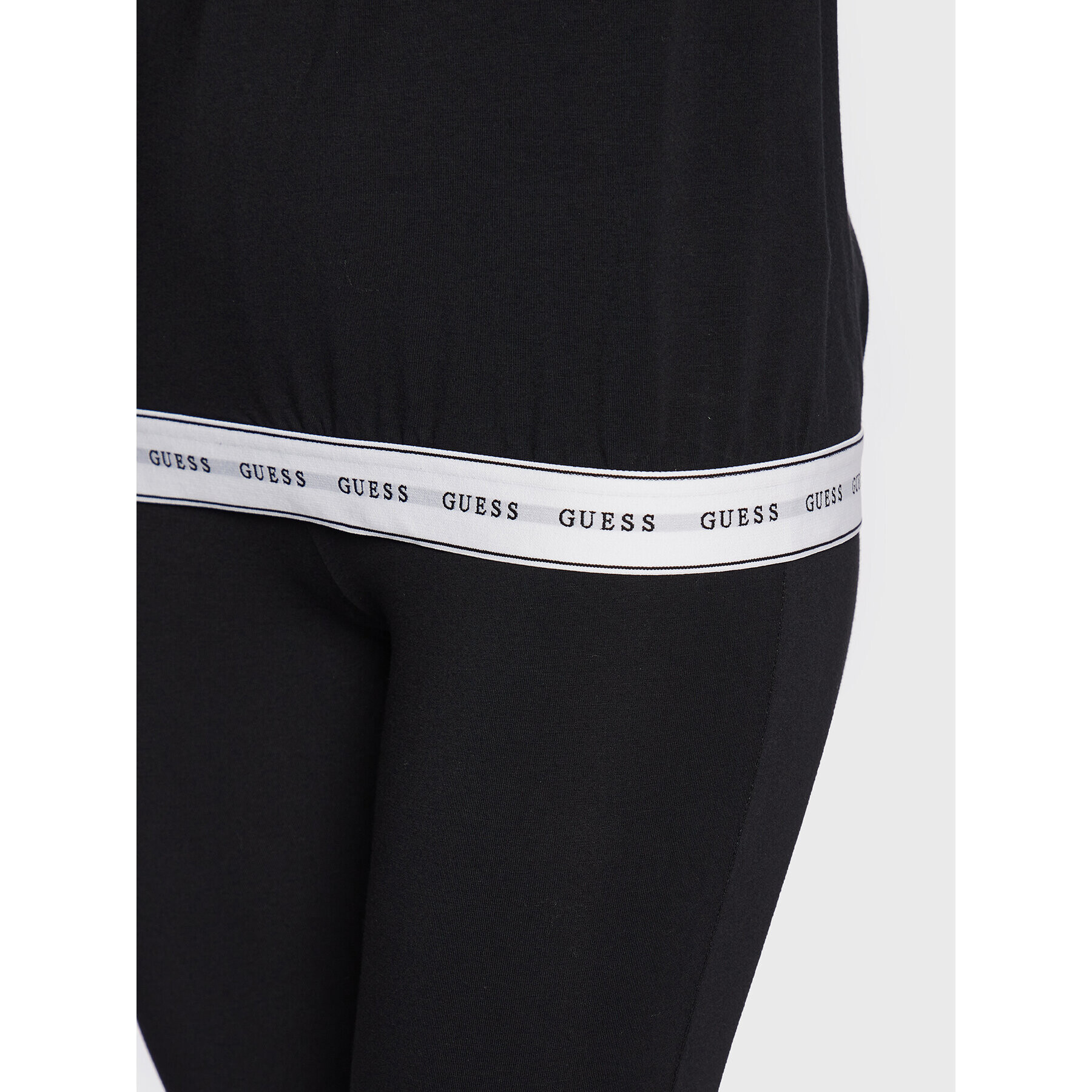 Guess Тишърт Carrie O2BM08 KBBU1 Черен Regular Fit - Pepit.bg
