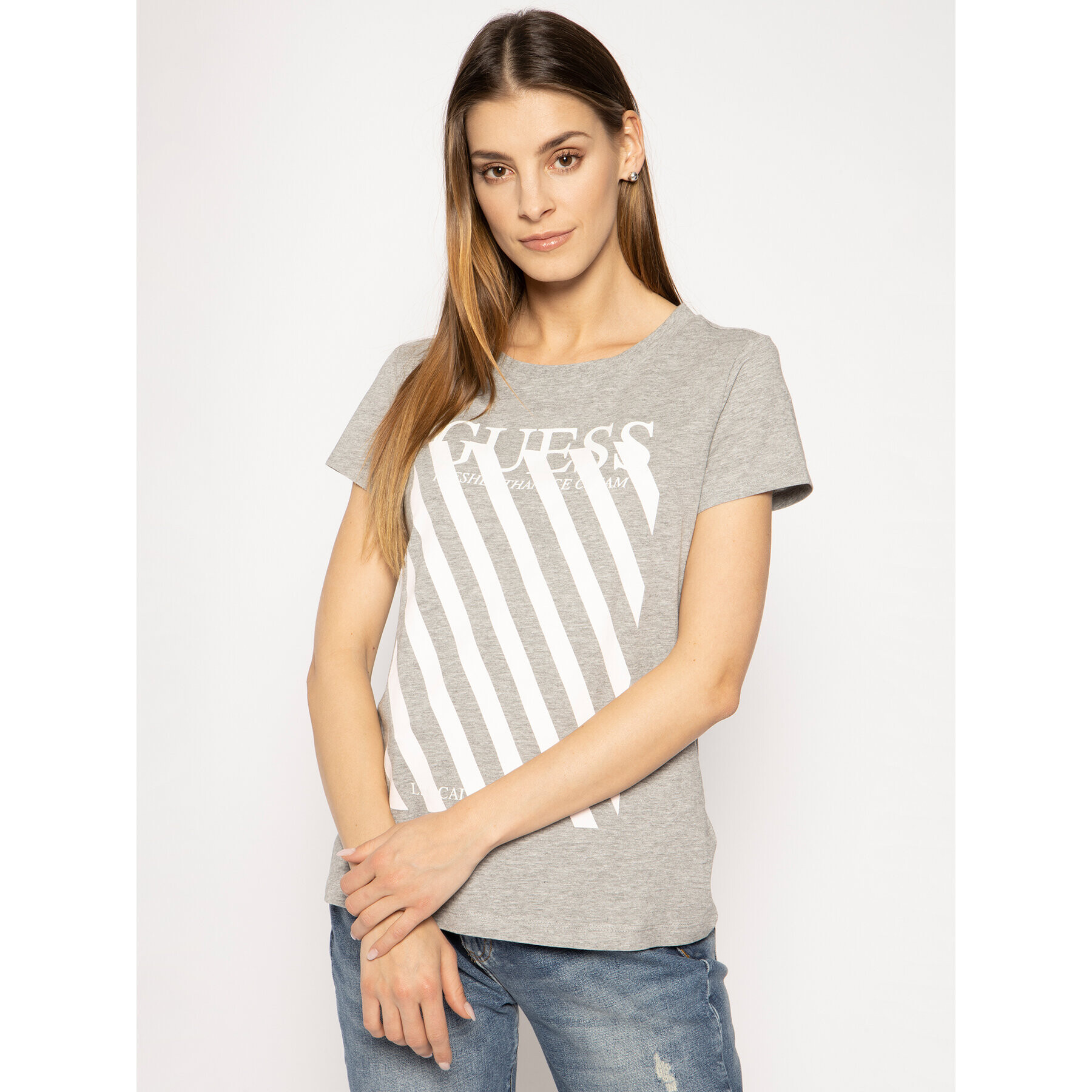 Guess Тишърт Creamy Tee W0GI57 JA900 Сив Regular Fit - Pepit.bg