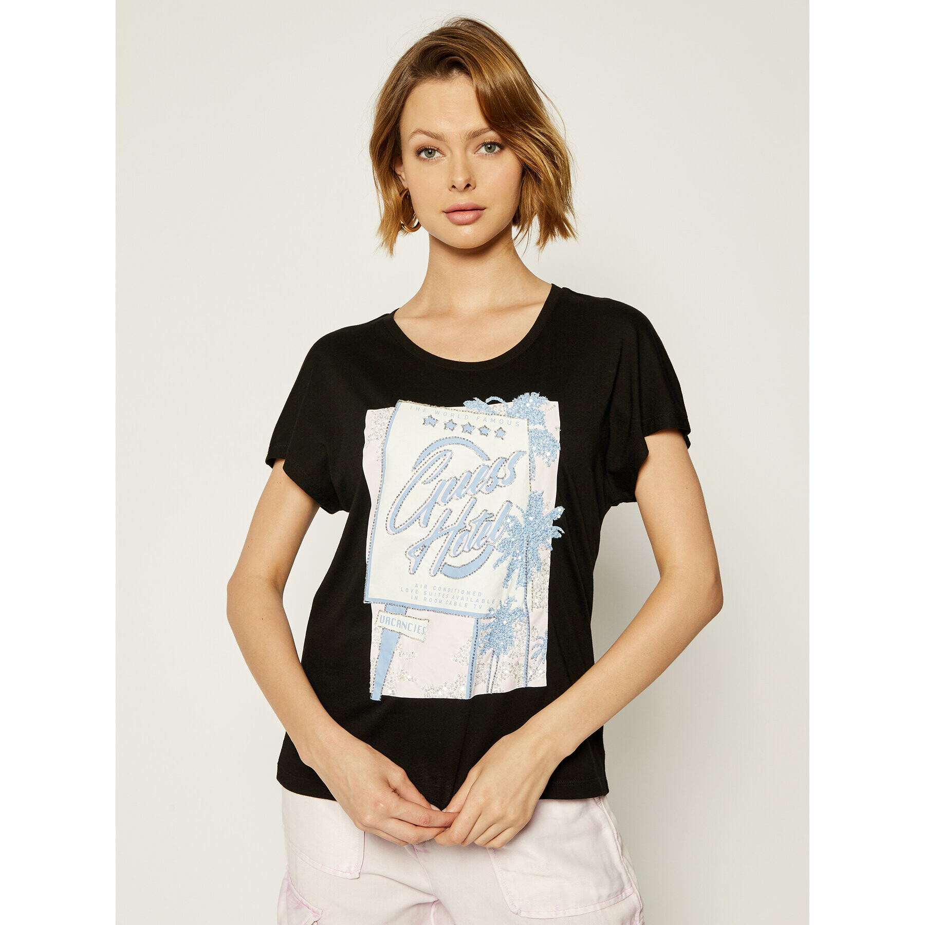 Guess Тишърт Glamour Tee W0GI50 K46D0 Черен Regular Fit - Pepit.bg