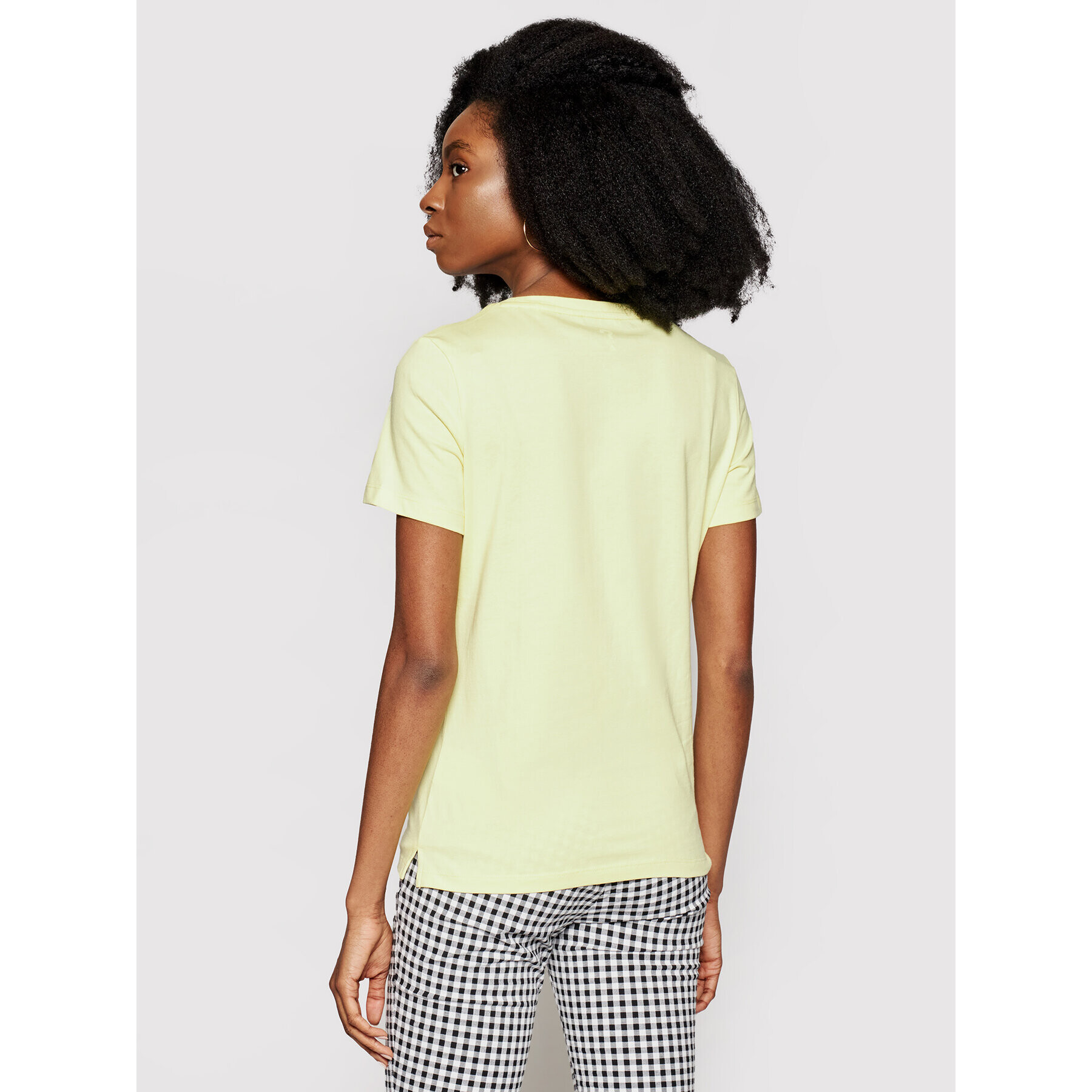 Guess Тишърт Glenna W1GI0C I3Z11 Жълт Regular Fit - Pepit.bg
