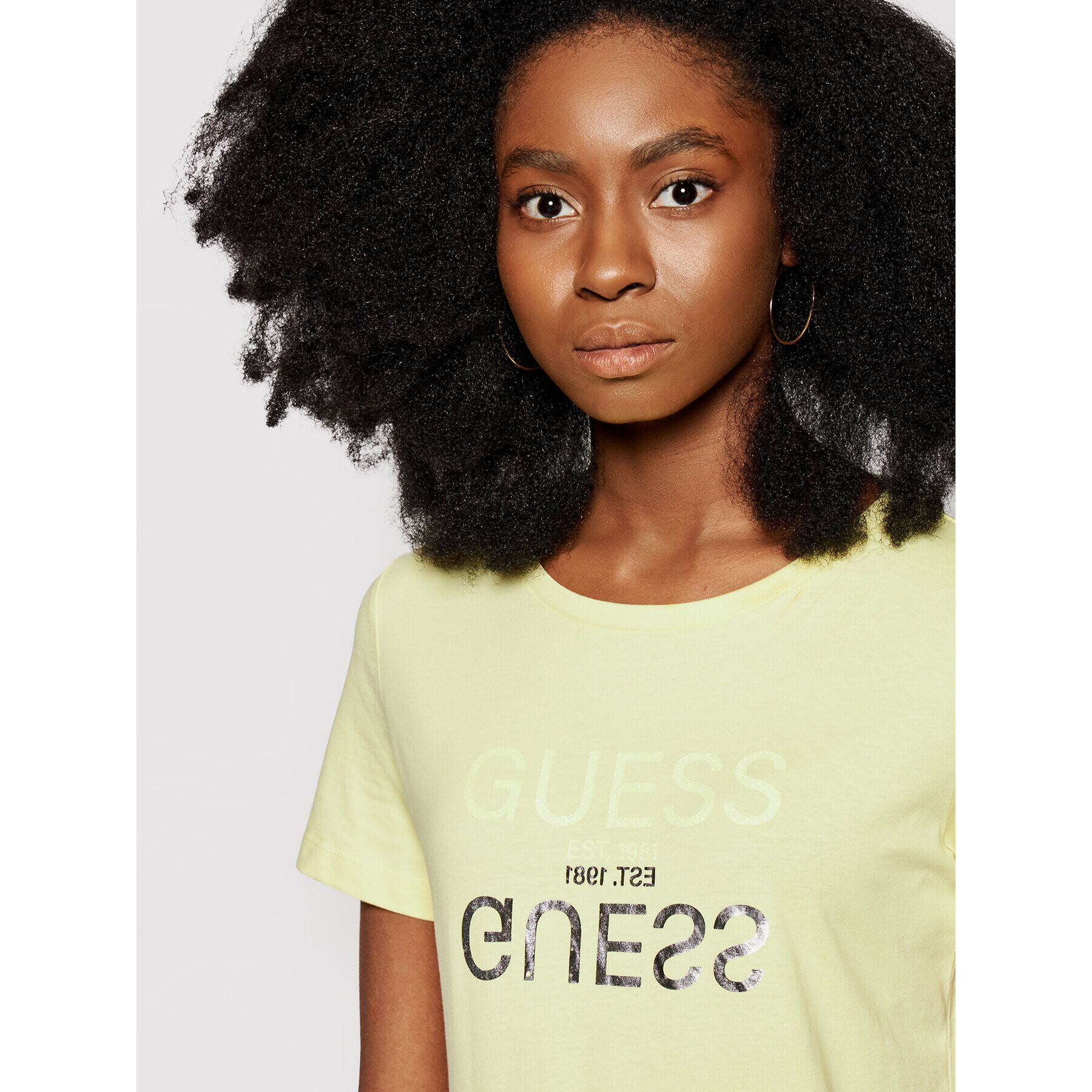 Guess Тишърт Glenna W1GI0C I3Z11 Жълт Regular Fit - Pepit.bg