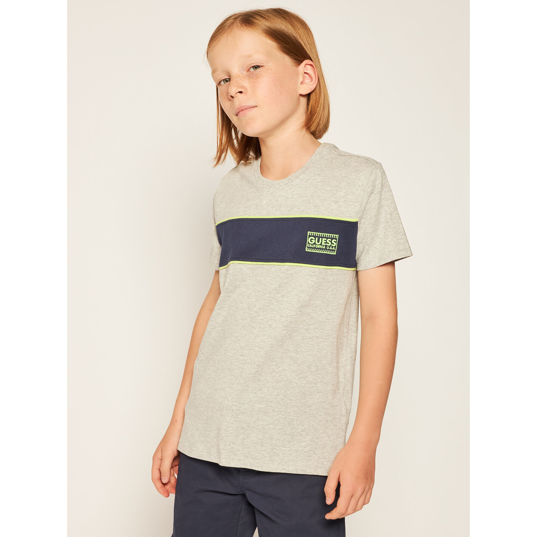 Guess Тишърт L02I08 K9N50 Сив Regular Fit - Pepit.bg
