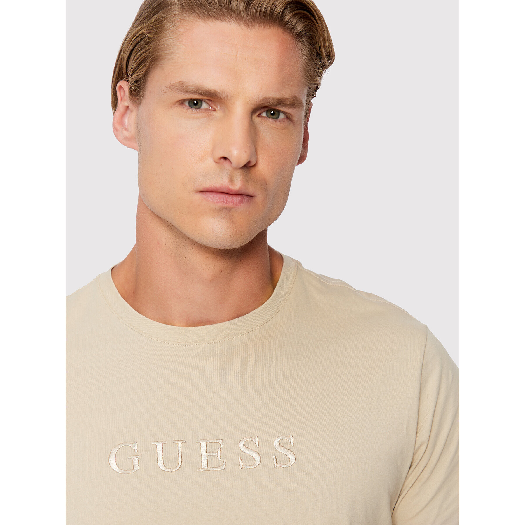 Guess Тишърт M2BP47 K7HD0 Бежов Regular Fit - Pepit.bg