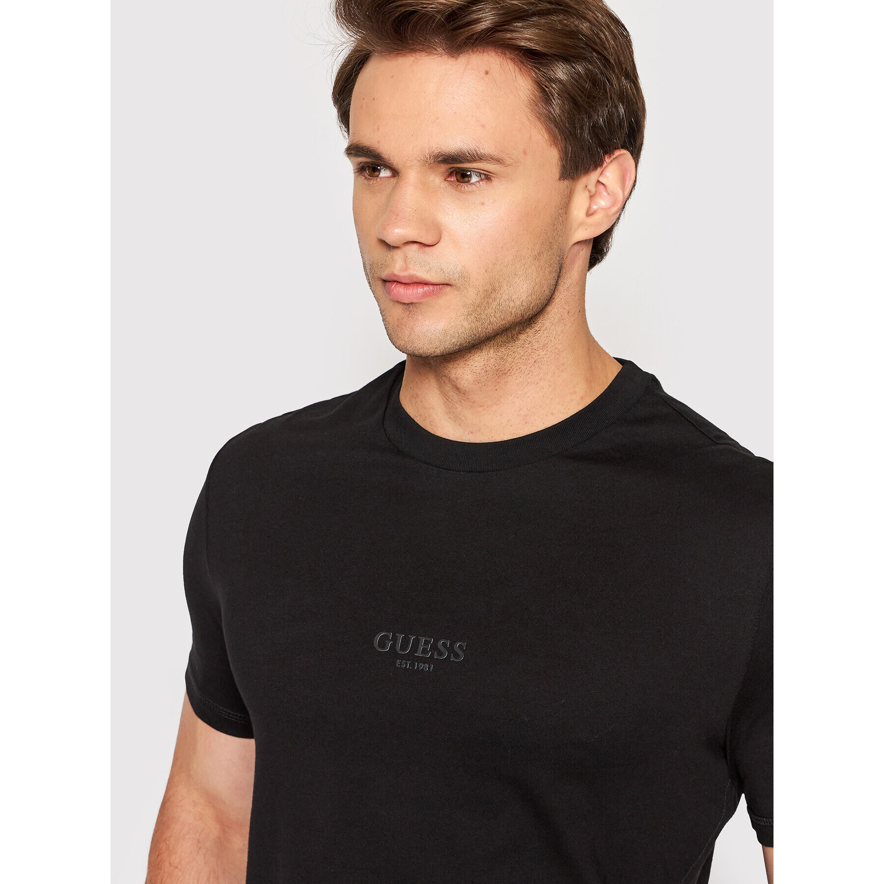 Guess Тишърт M2YI72 I3Z11 Черен Slim Fit - Pepit.bg