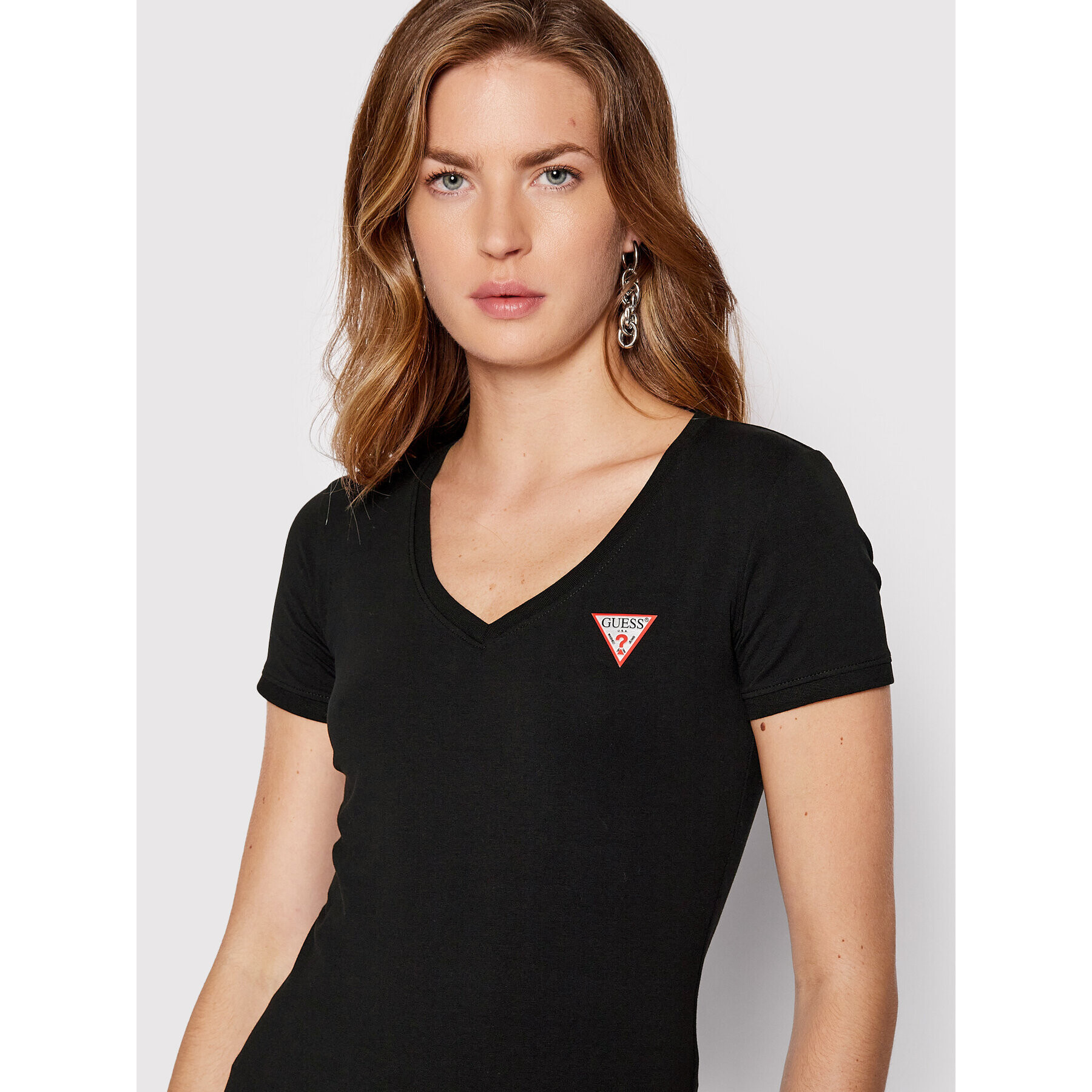 Guess Тишърт Mini Triangle W2YI45 J1311 Черен Slim Fit - Pepit.bg