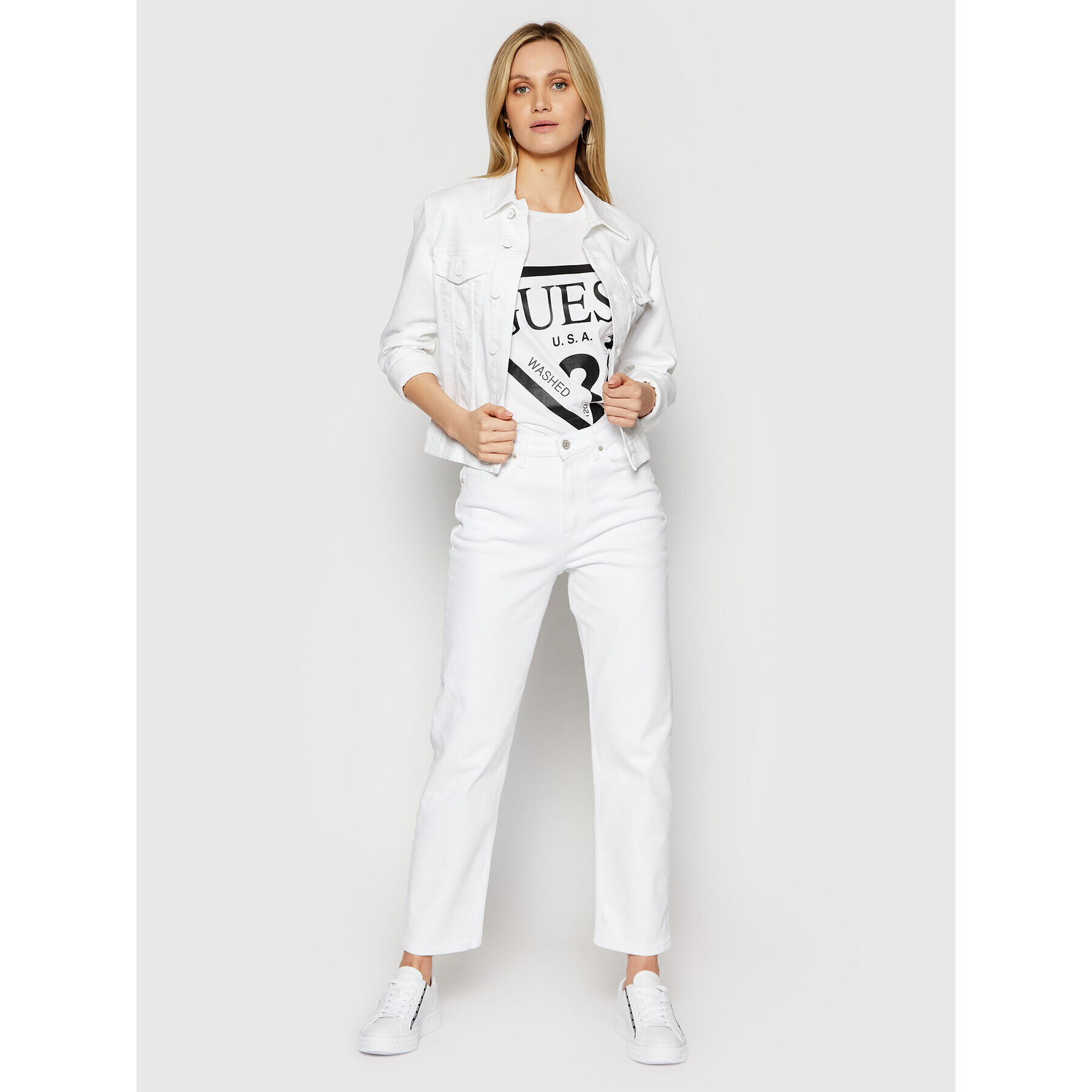 Guess Тишърт O1GA56 JA911 Бял Regular Fit - Pepit.bg