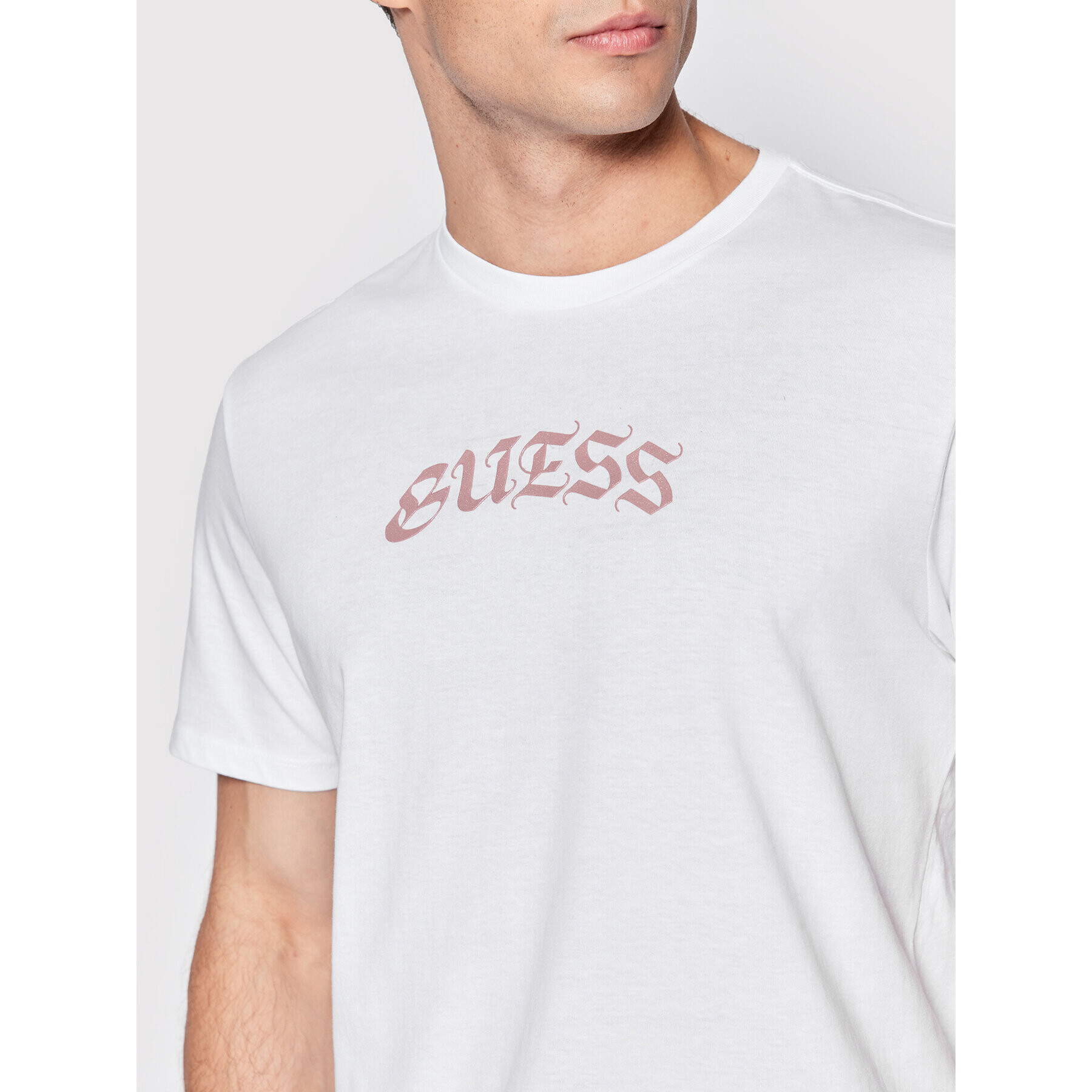 Guess Тишърт Old English Logo M2YI12 K9RM1 Бял Regular Fit - Pepit.bg