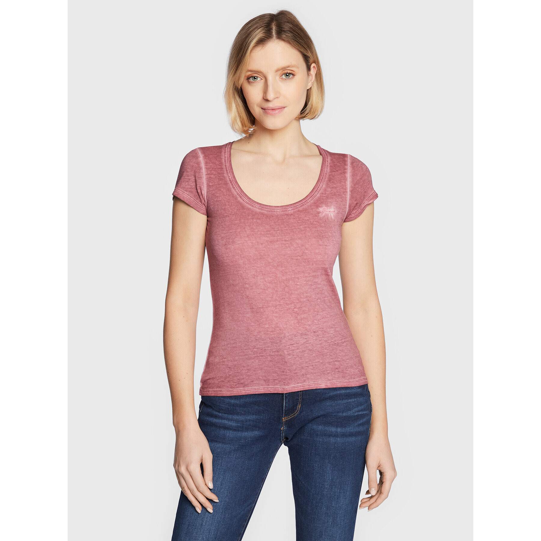 Guess Тишърт Script Logo W2GI52 K9SN1 Бордо Regular Fit - Pepit.bg