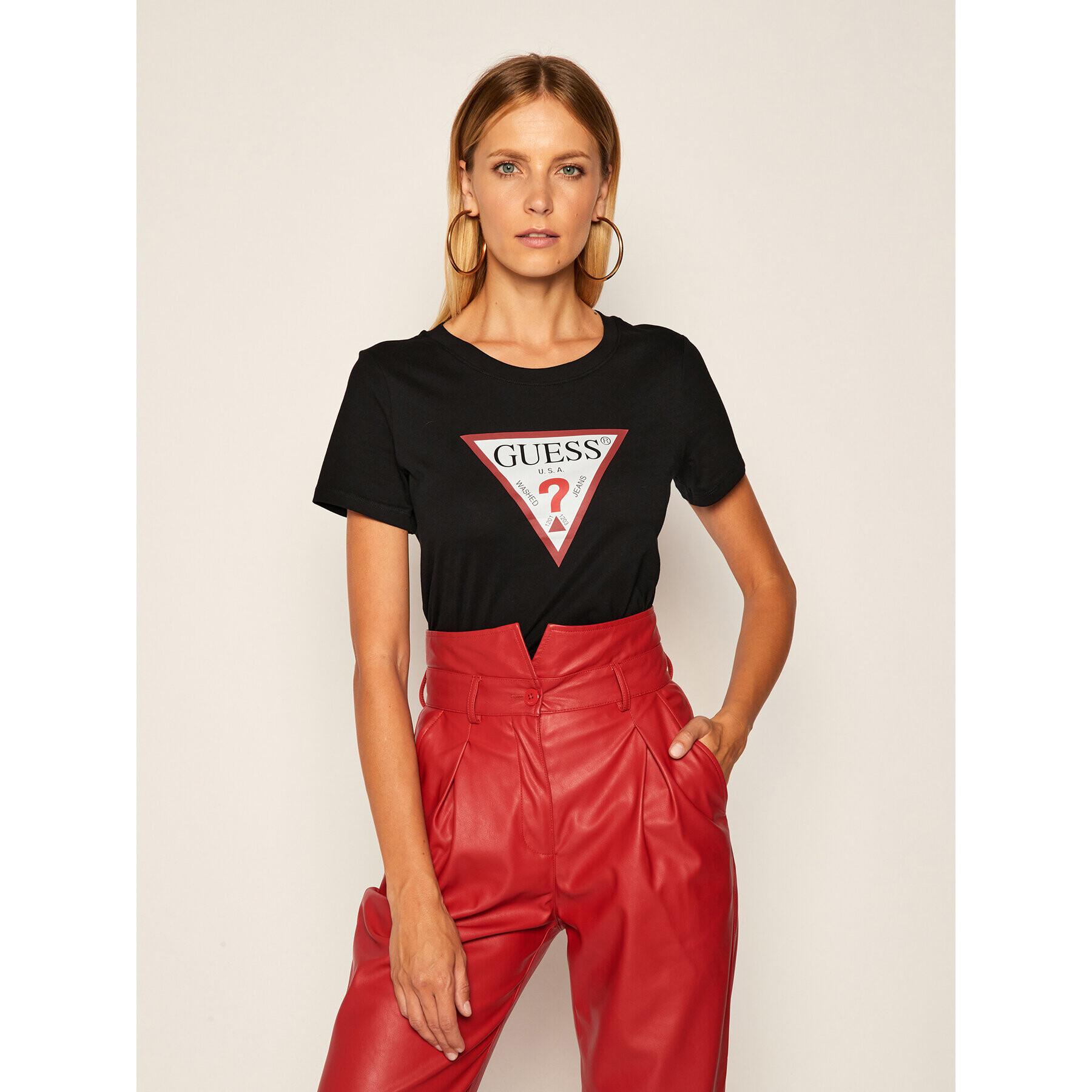 Guess Тишърт Triangle W0GI06 K8HM0 Черен Regular Fit - Pepit.bg