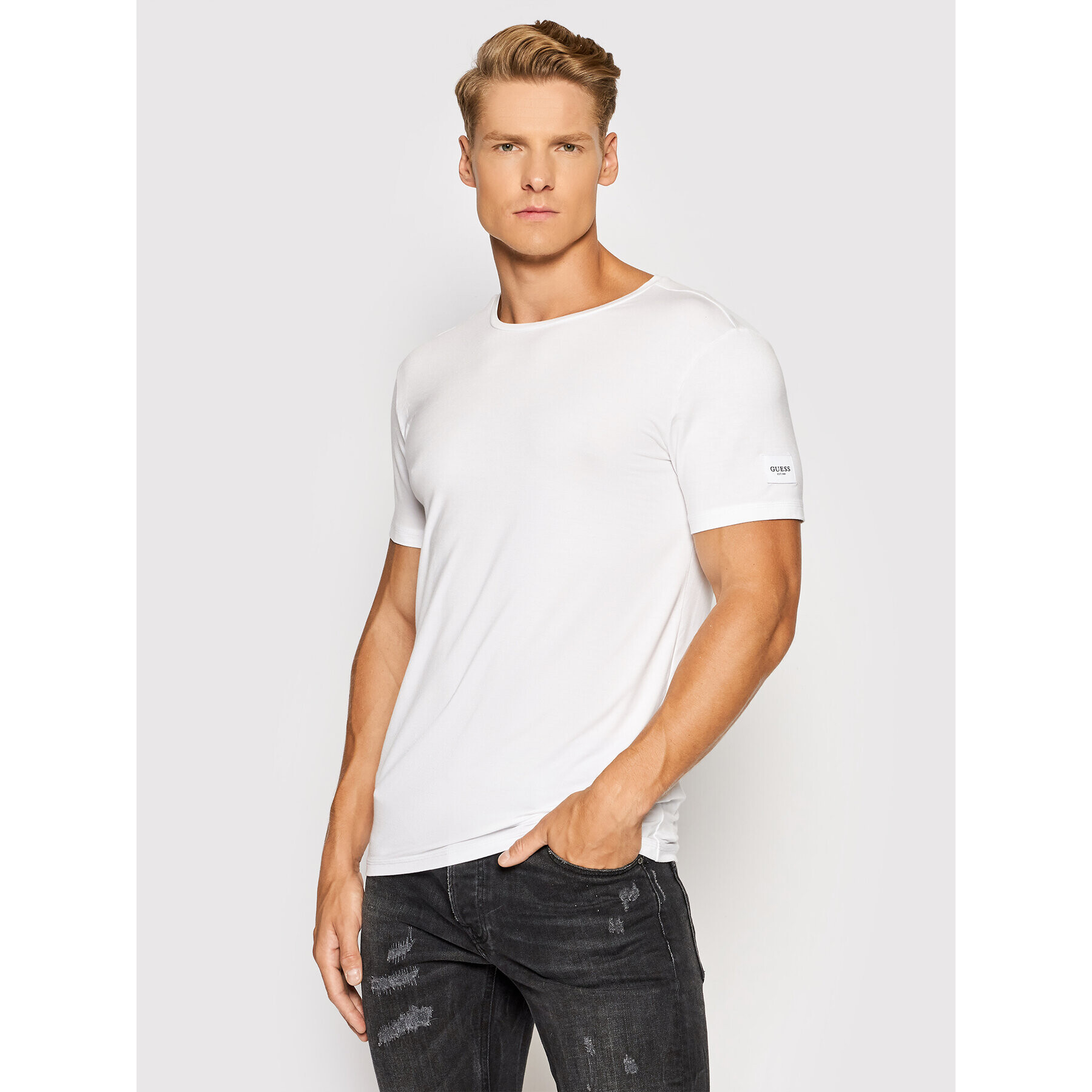 Guess Тишърт U1GM01 JR06A Бял Slim Fit - Pepit.bg