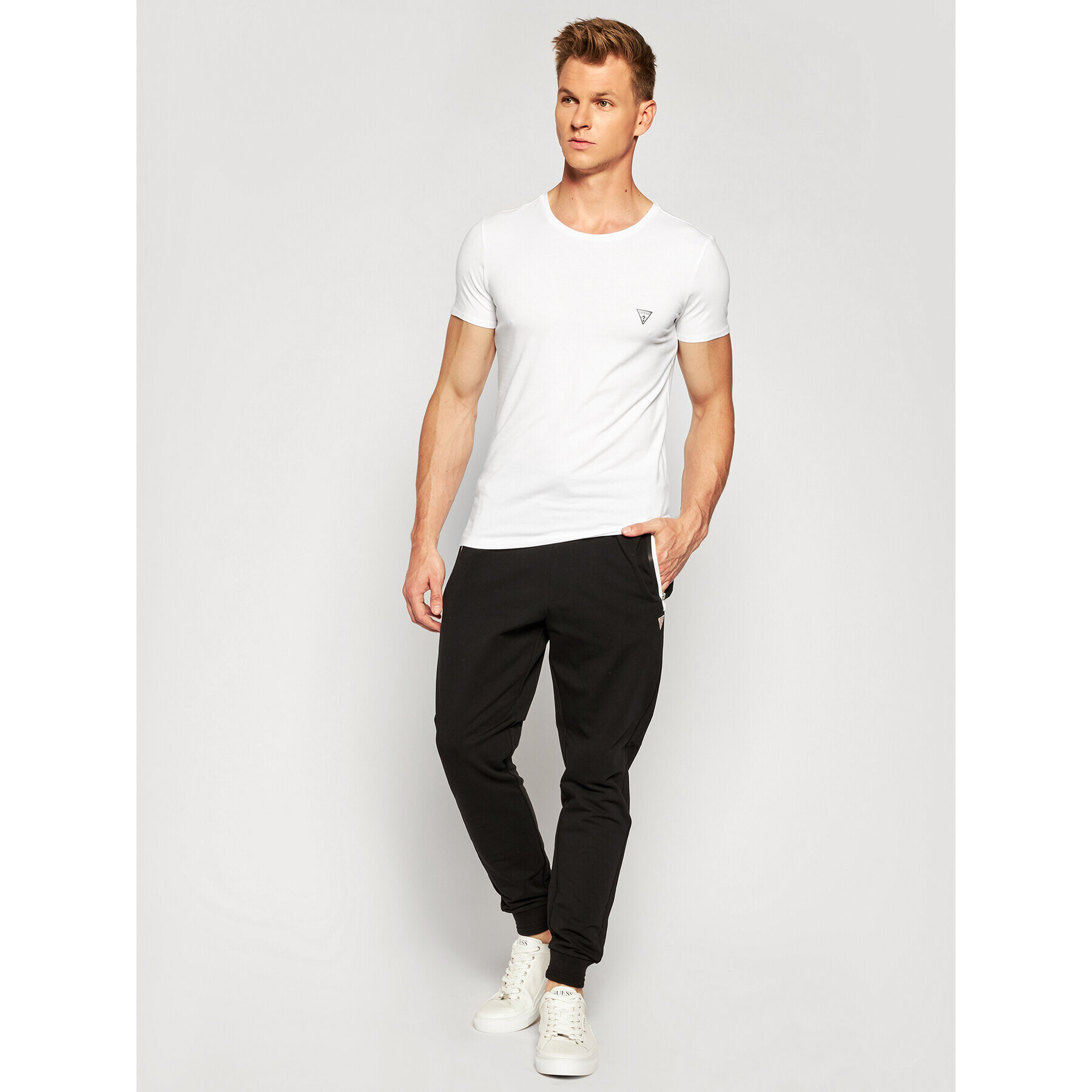 Guess Тишърт U97M00 JR003 Бял Slim Fit - Pepit.bg