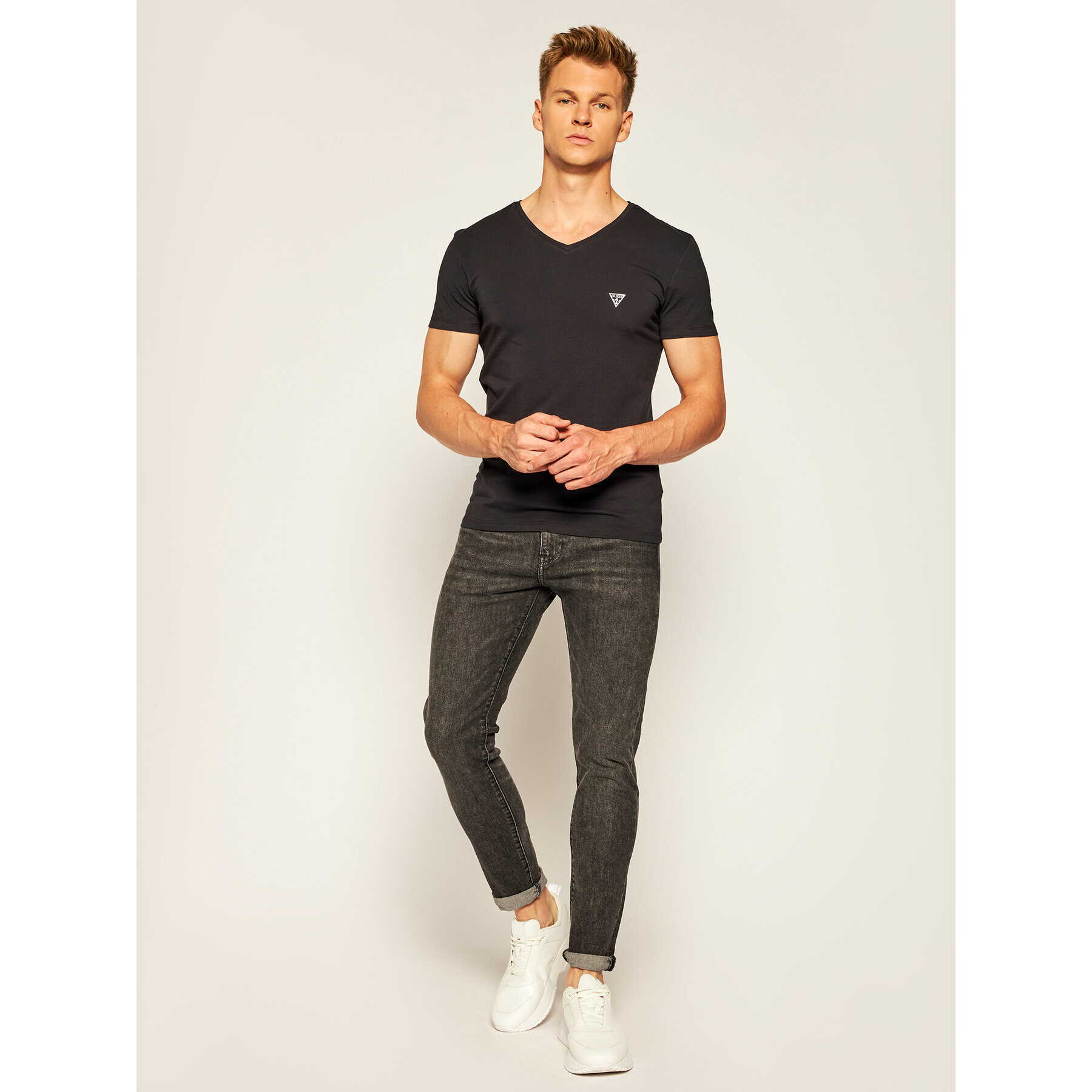 Guess Тишърт U97M01 JR003 Черен Slim Fit - Pepit.bg