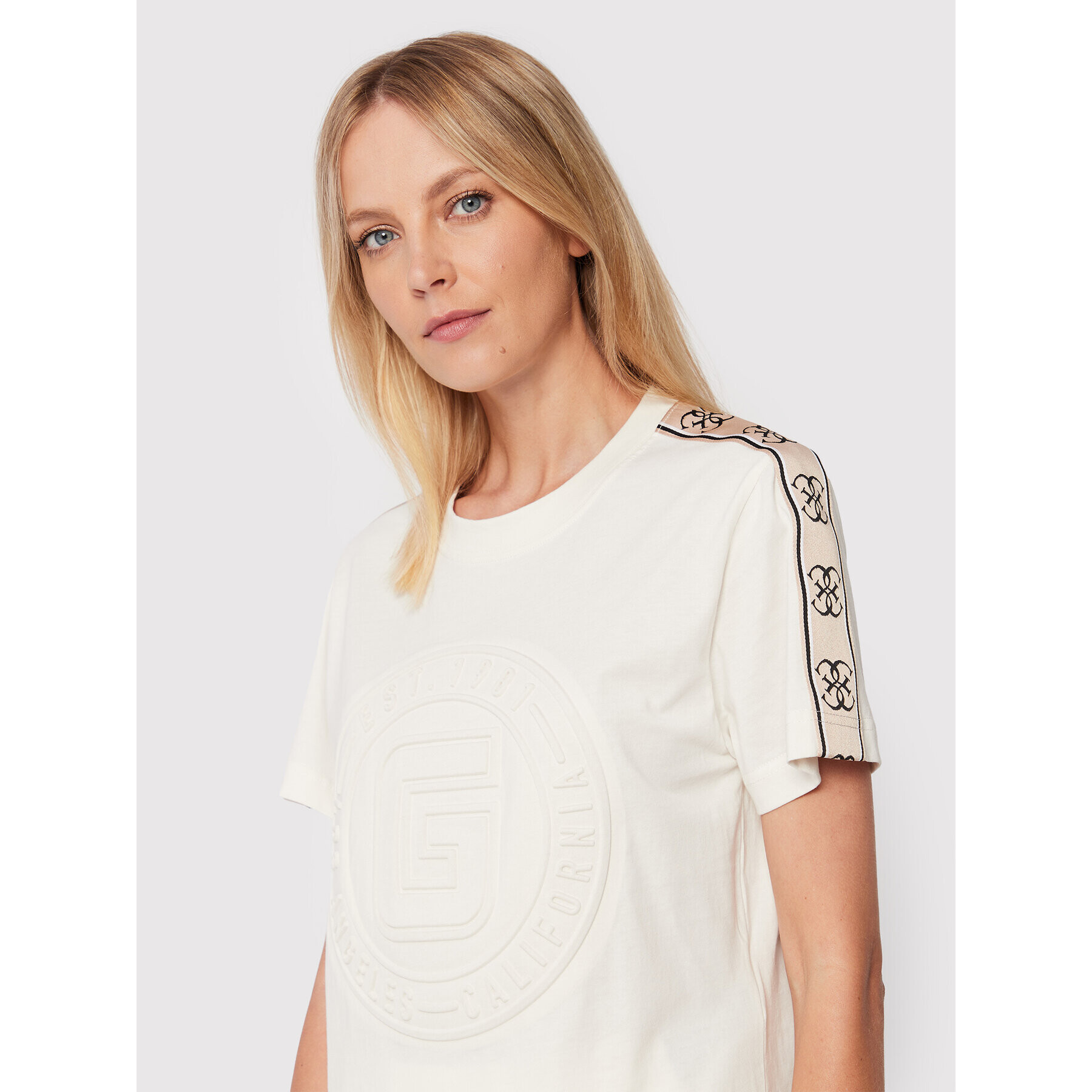Guess Тишърт V2BI05 I3Z14 Бежов Relaxed Fit - Pepit.bg