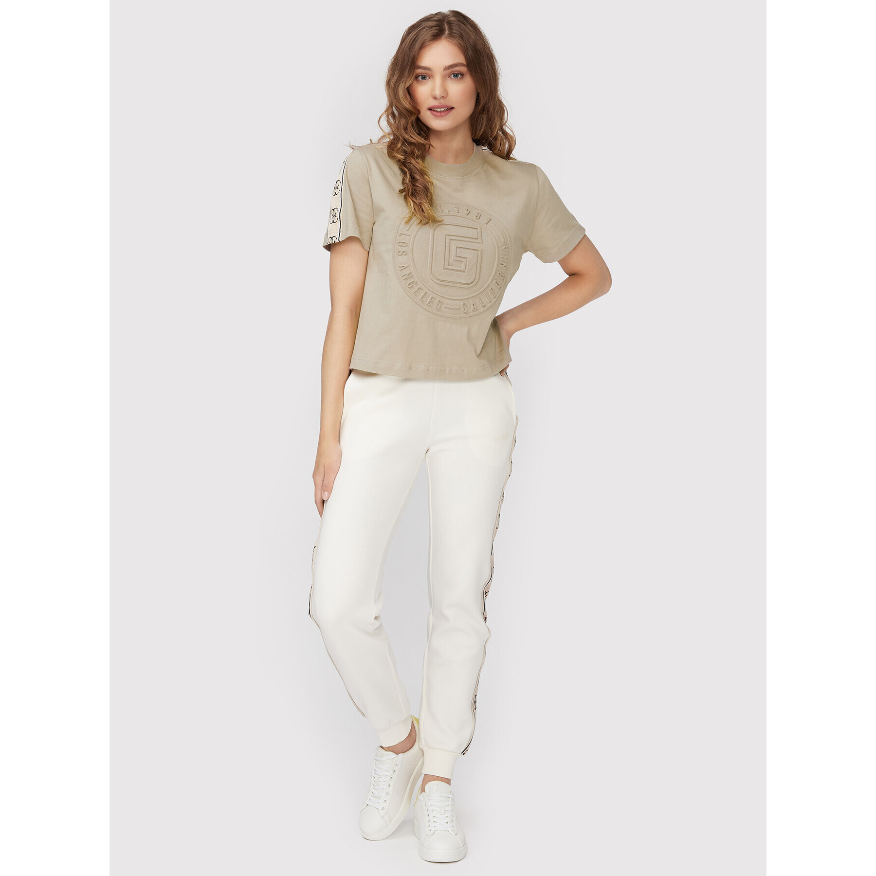 Guess Тишърт V2BI05 I3Z14 Бежов Relaxed Fit - Pepit.bg
