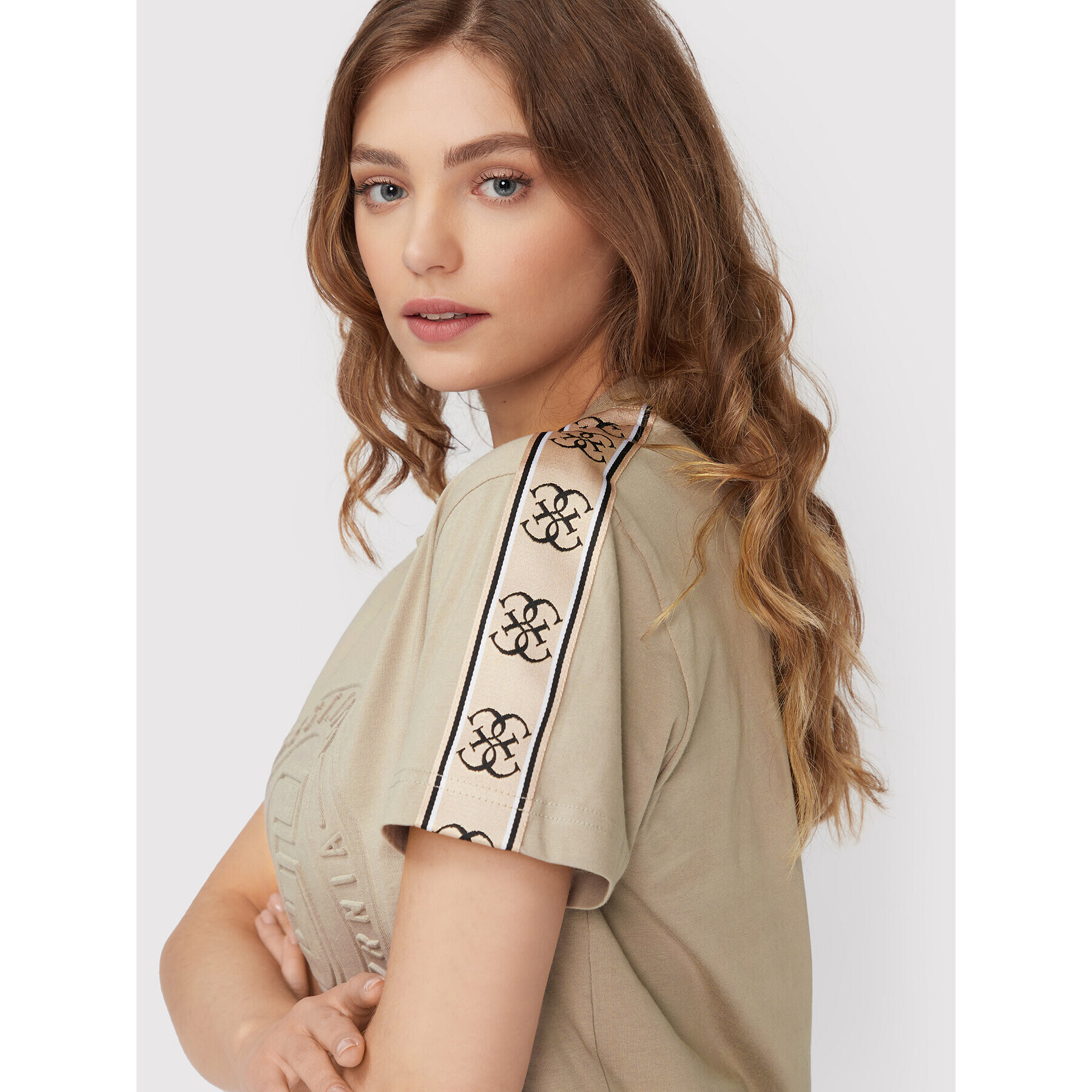 Guess Тишърт V2BI05 I3Z14 Бежов Relaxed Fit - Pepit.bg