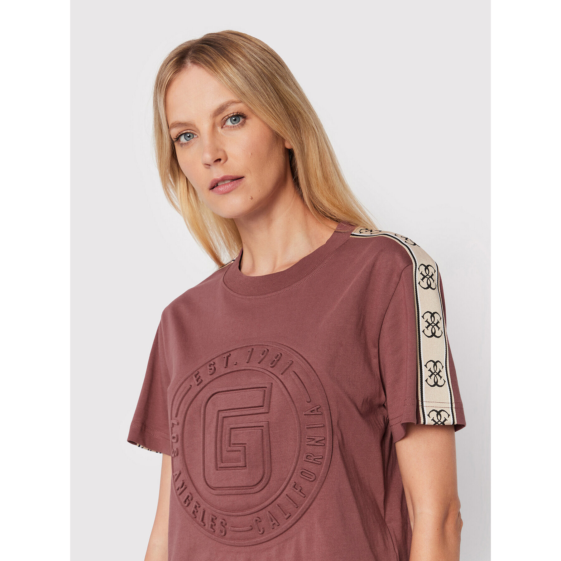 Guess Тишърт V2BI05 I3Z14 Бордо Relaxed Fit - Pepit.bg