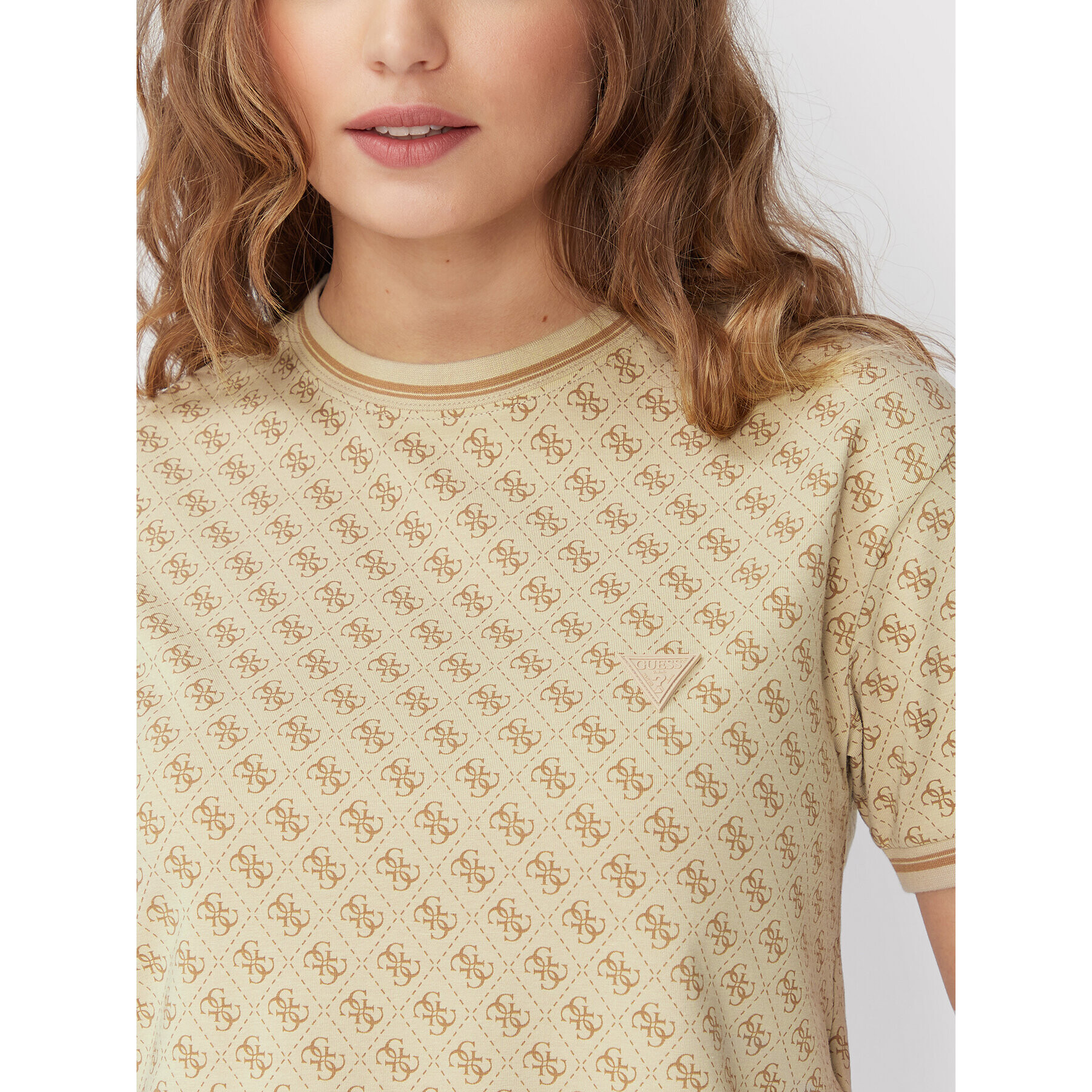 Guess Тишърт V2BI11 J1314 Бежов Relaxed Fit - Pepit.bg