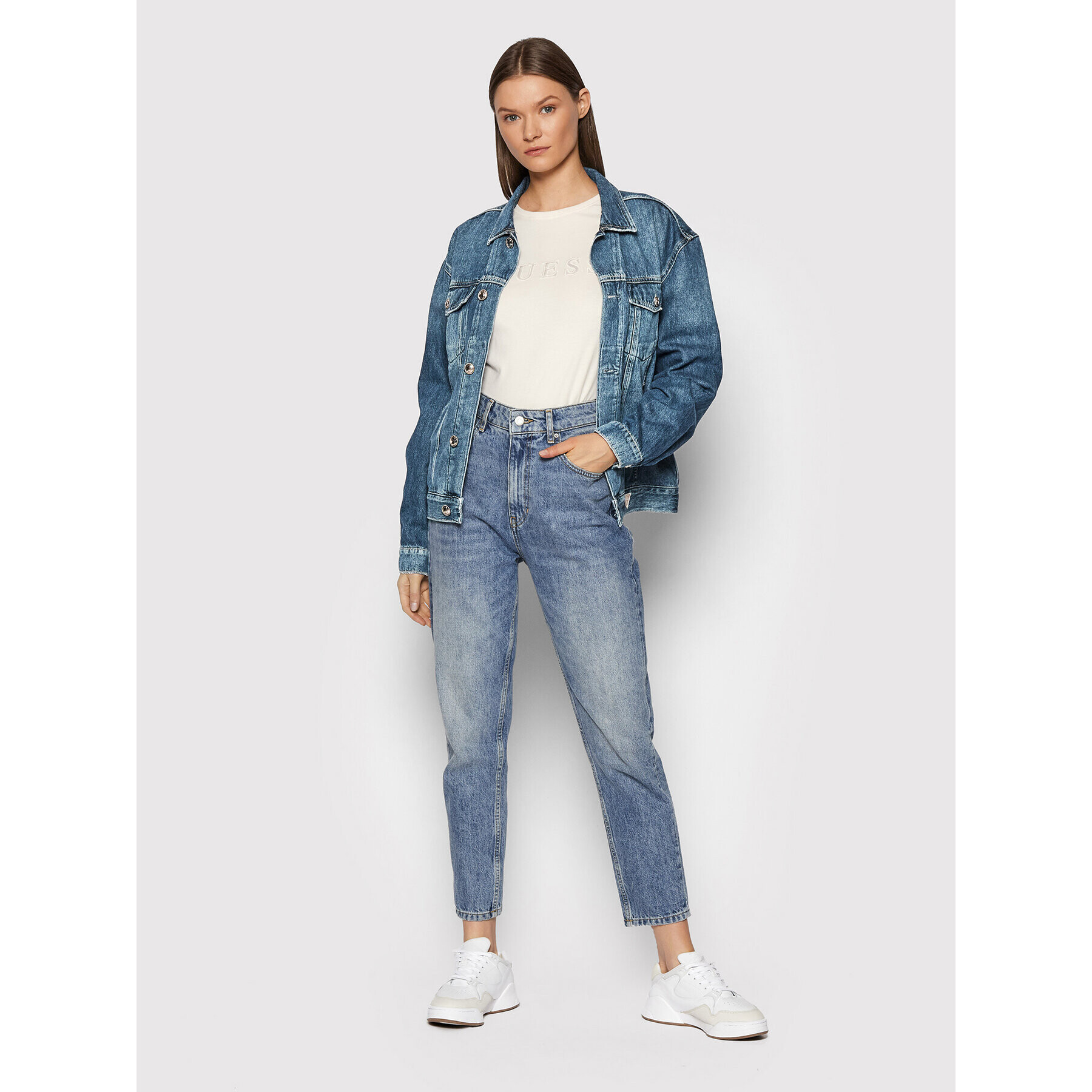 Guess Тишърт V2RI08 K8HM0 Бежов Regular Fit - Pepit.bg