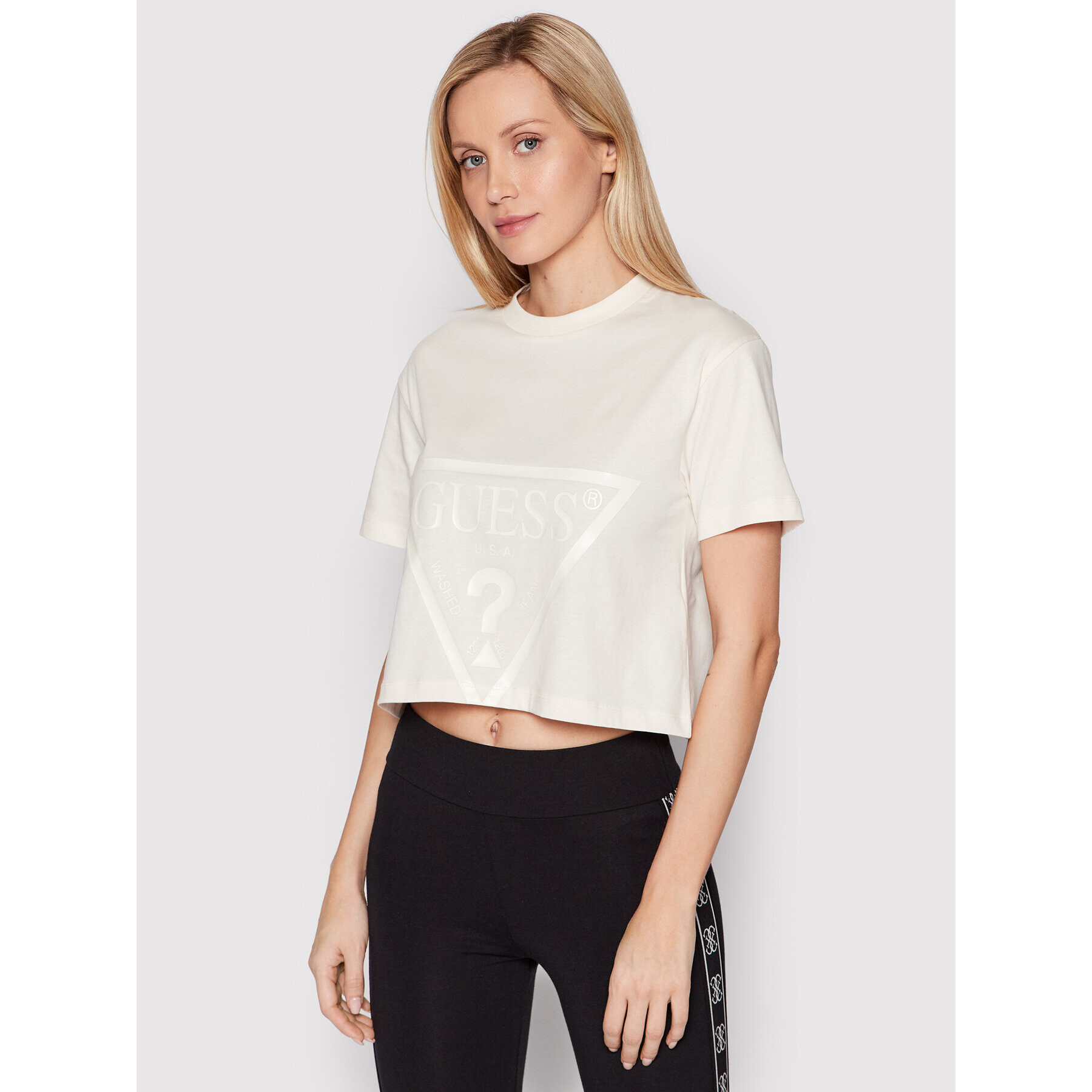 Guess Тишърт V2YI06 K8HM0 Бежов Regular Fit - Pepit.bg