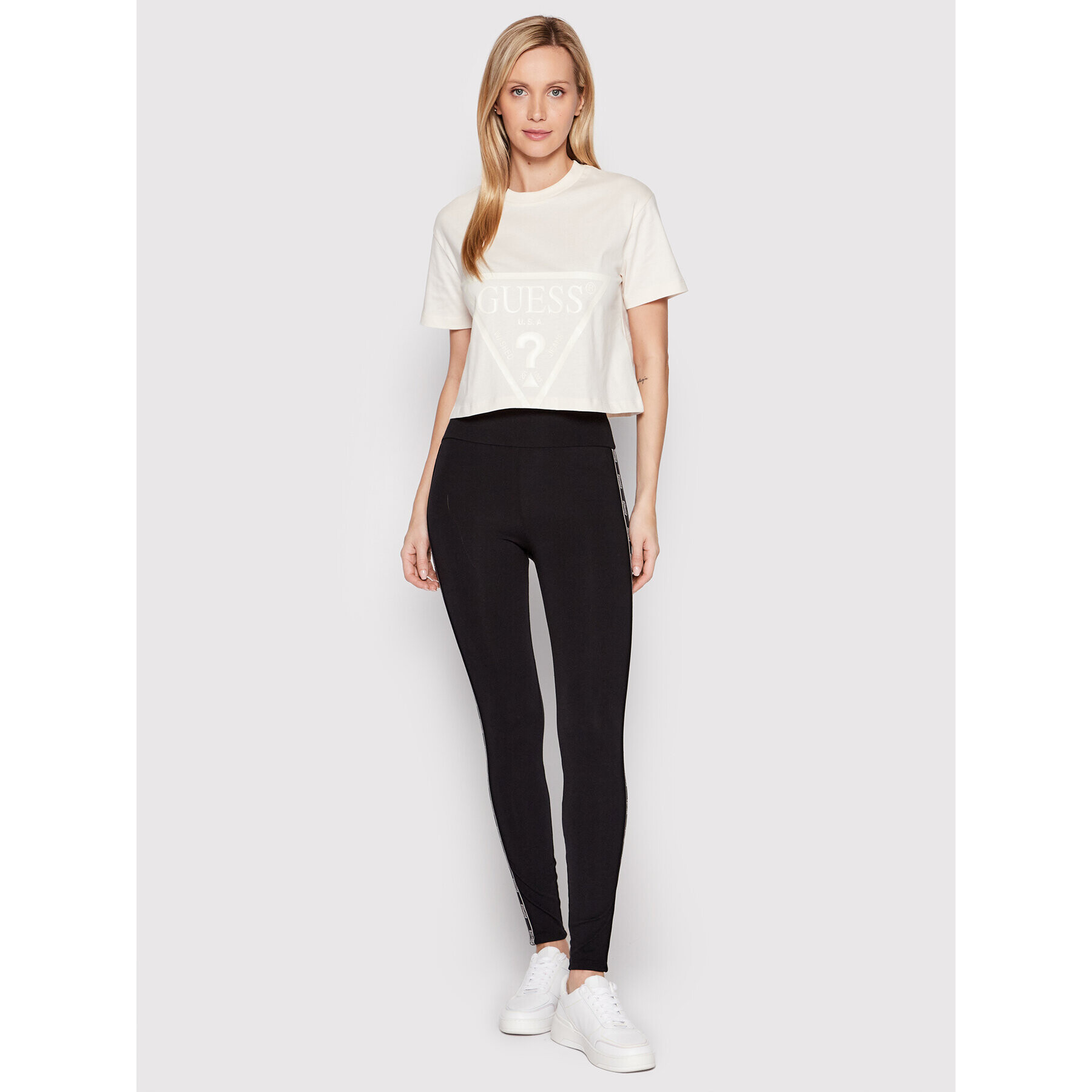 Guess Тишърт V2YI06 K8HM0 Бежов Regular Fit - Pepit.bg