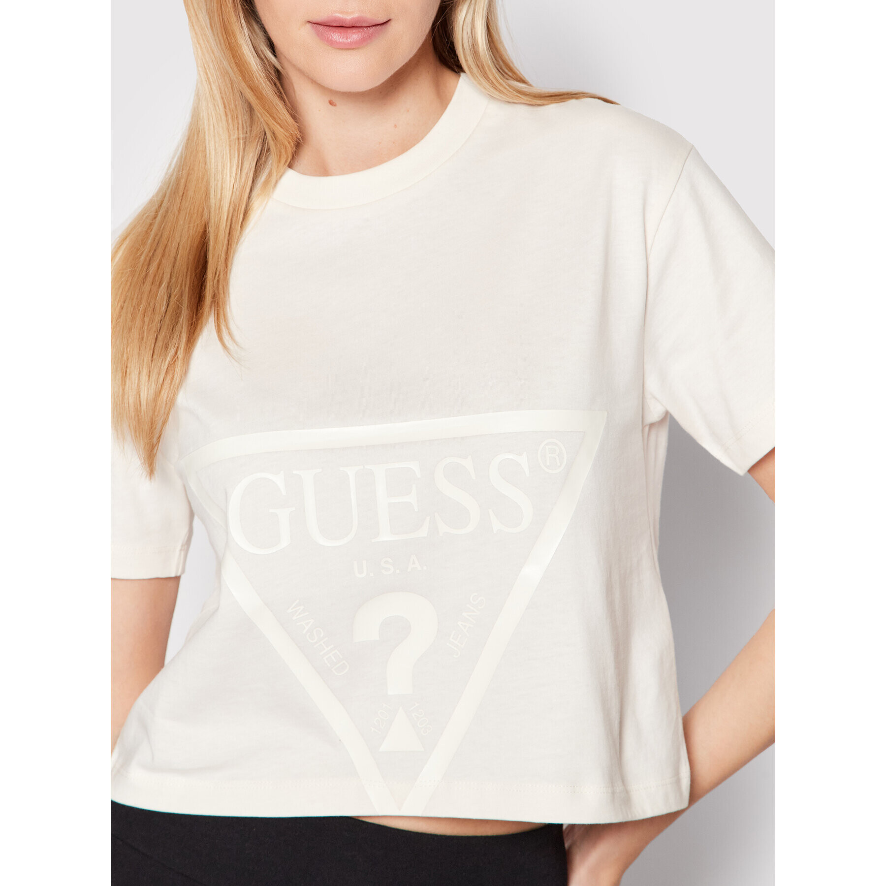 Guess Тишърт V2YI06 K8HM0 Бежов Regular Fit - Pepit.bg