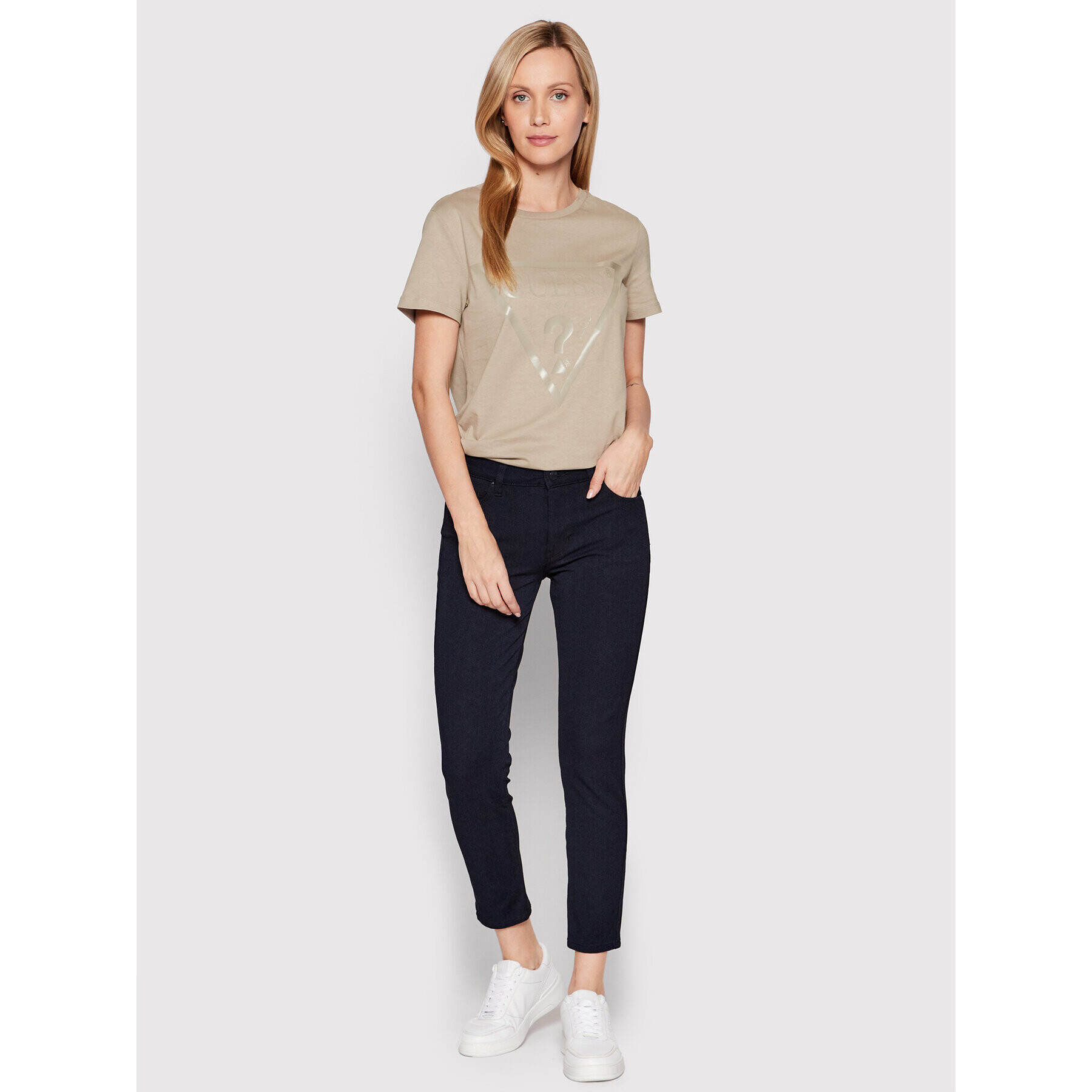 Guess Тишърт V2YI07 K8HM0 Бежов Regular Fit - Pepit.bg
