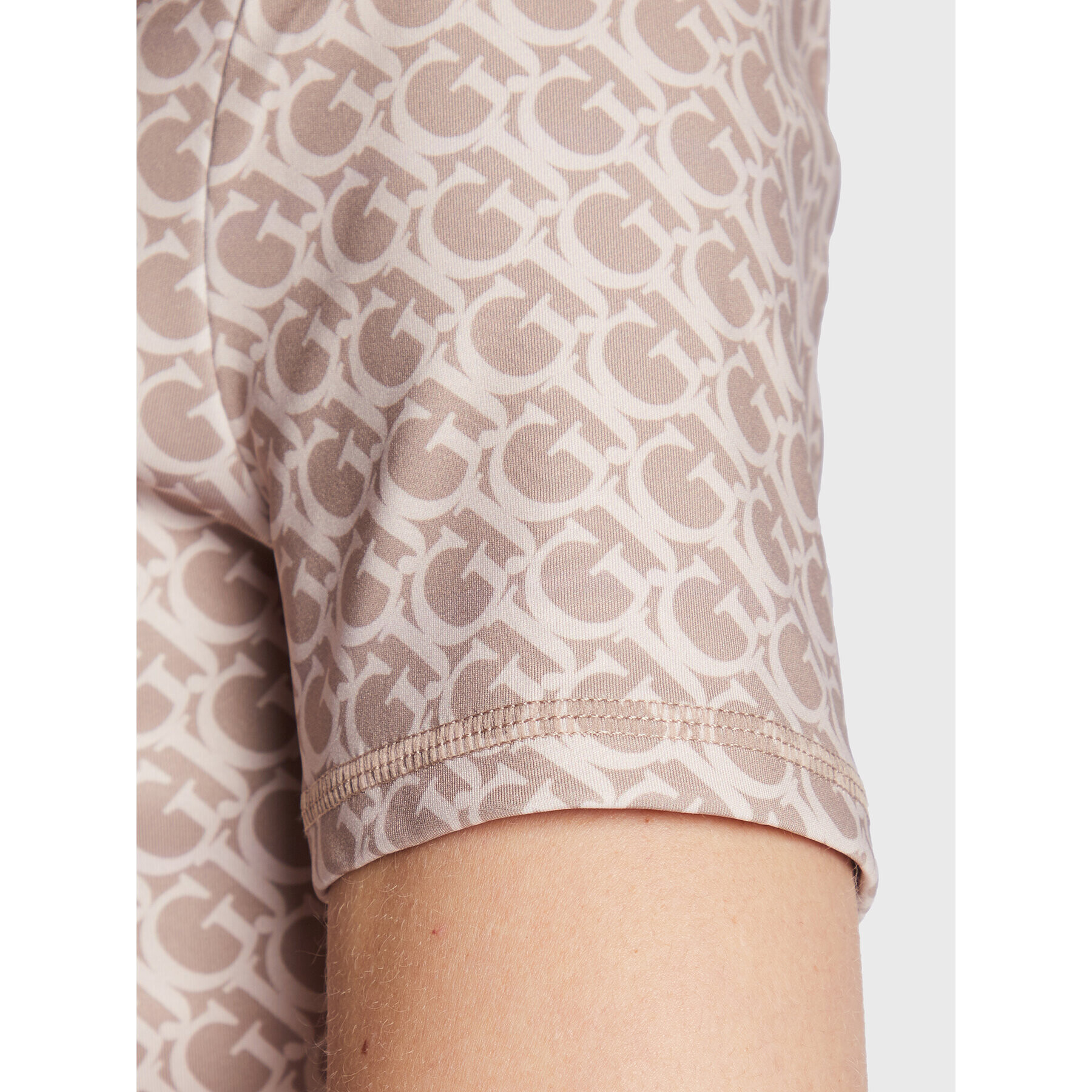 Guess Тишърт V3GP18 MC03W Кафяв Regular Fit - Pepit.bg