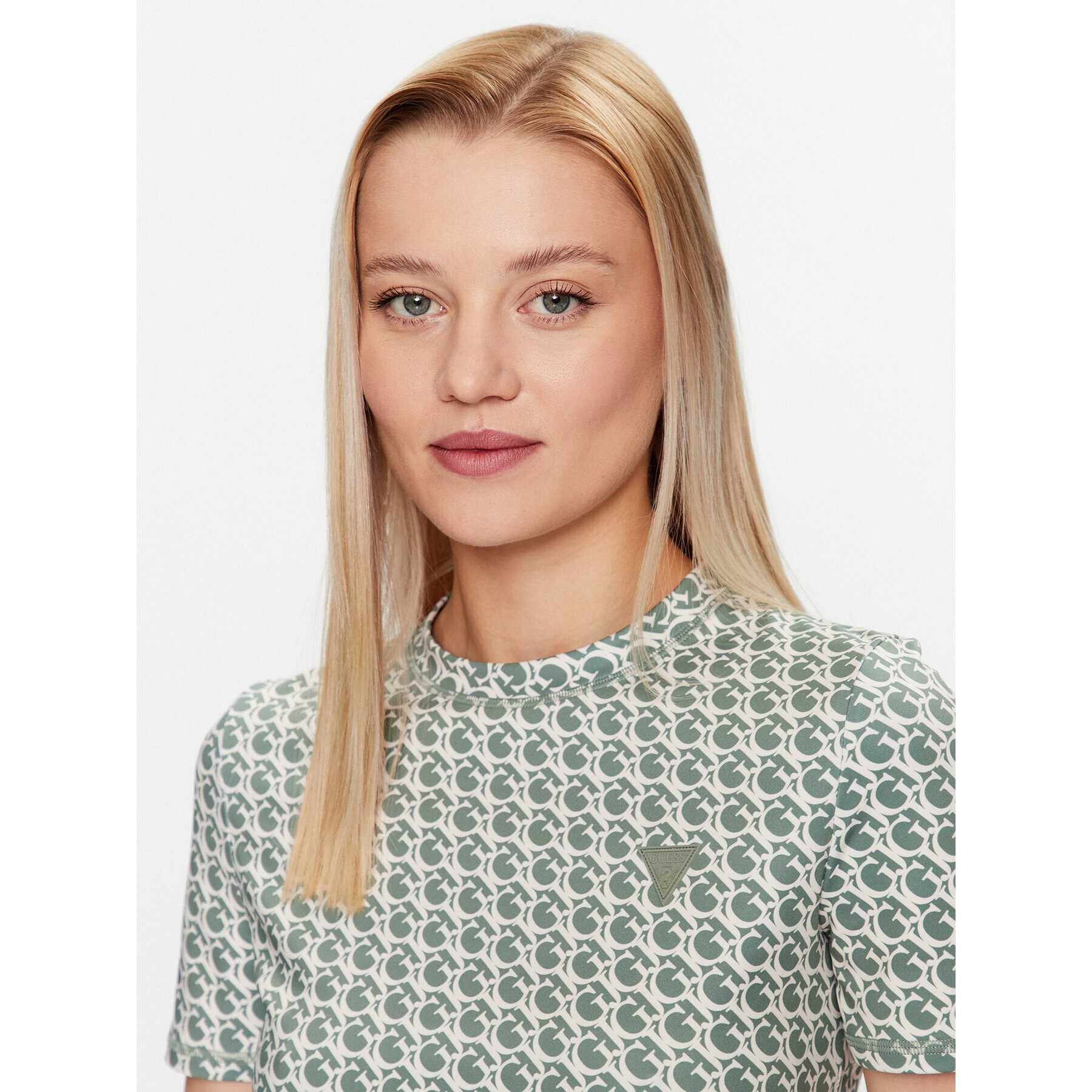 Guess Тишърт V3GP18 MC03W Зелен Regular Fit - Pepit.bg