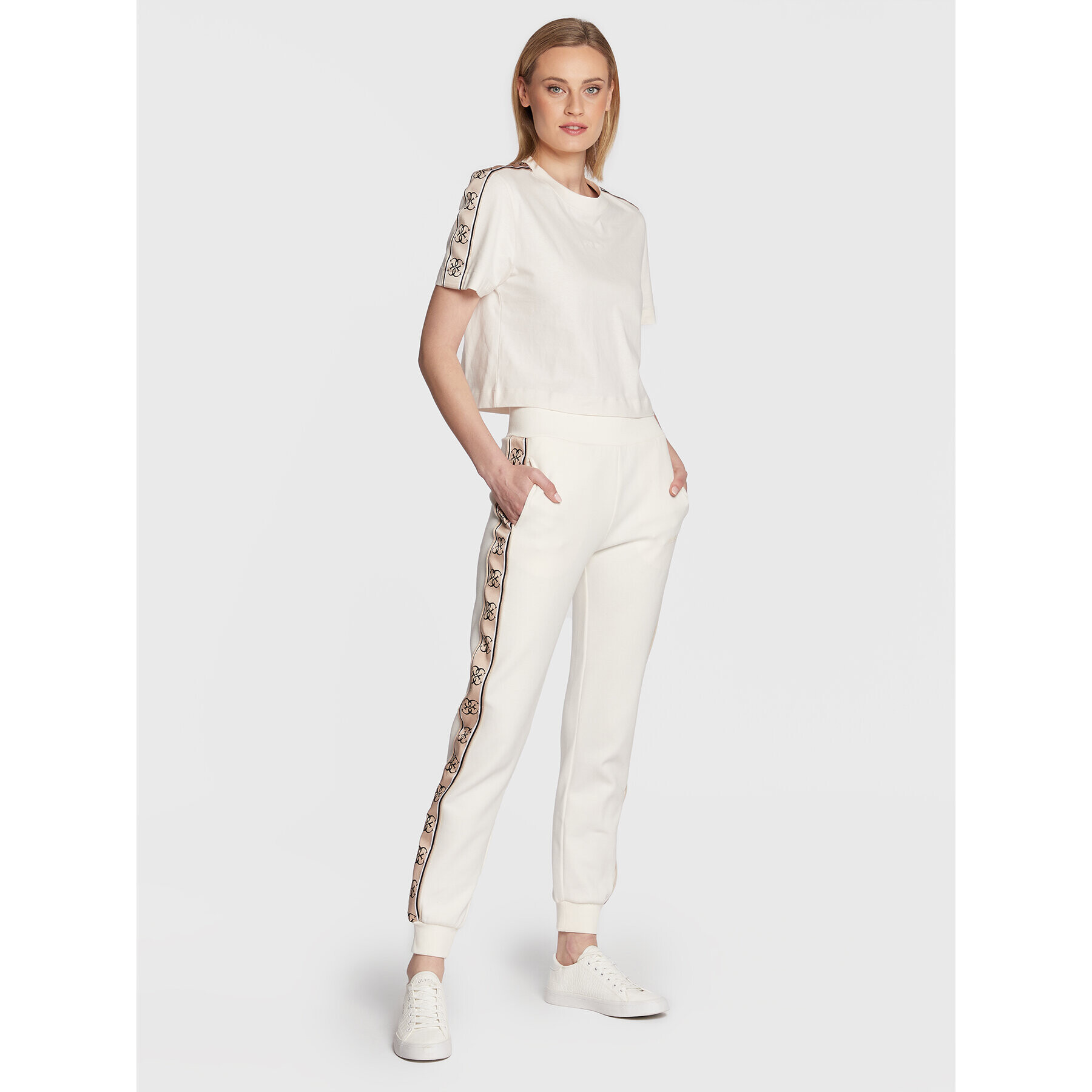 Guess Тишърт V3RI08 I3Z14 Бежов Relaxed Fit - Pepit.bg