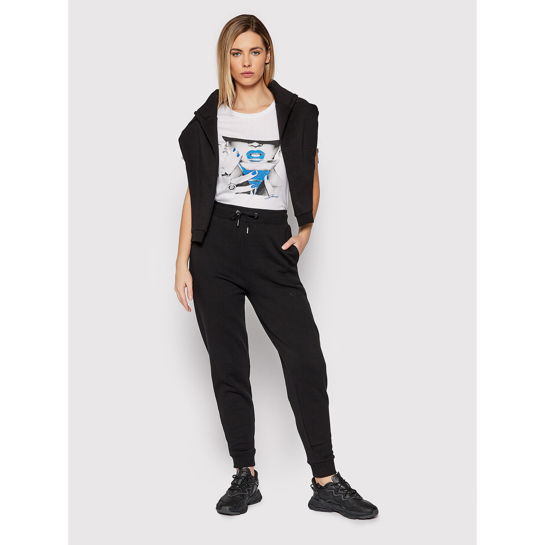 Guess Тишърт W1RI02 K9TD2 Бял Regular Fit - Pepit.bg
