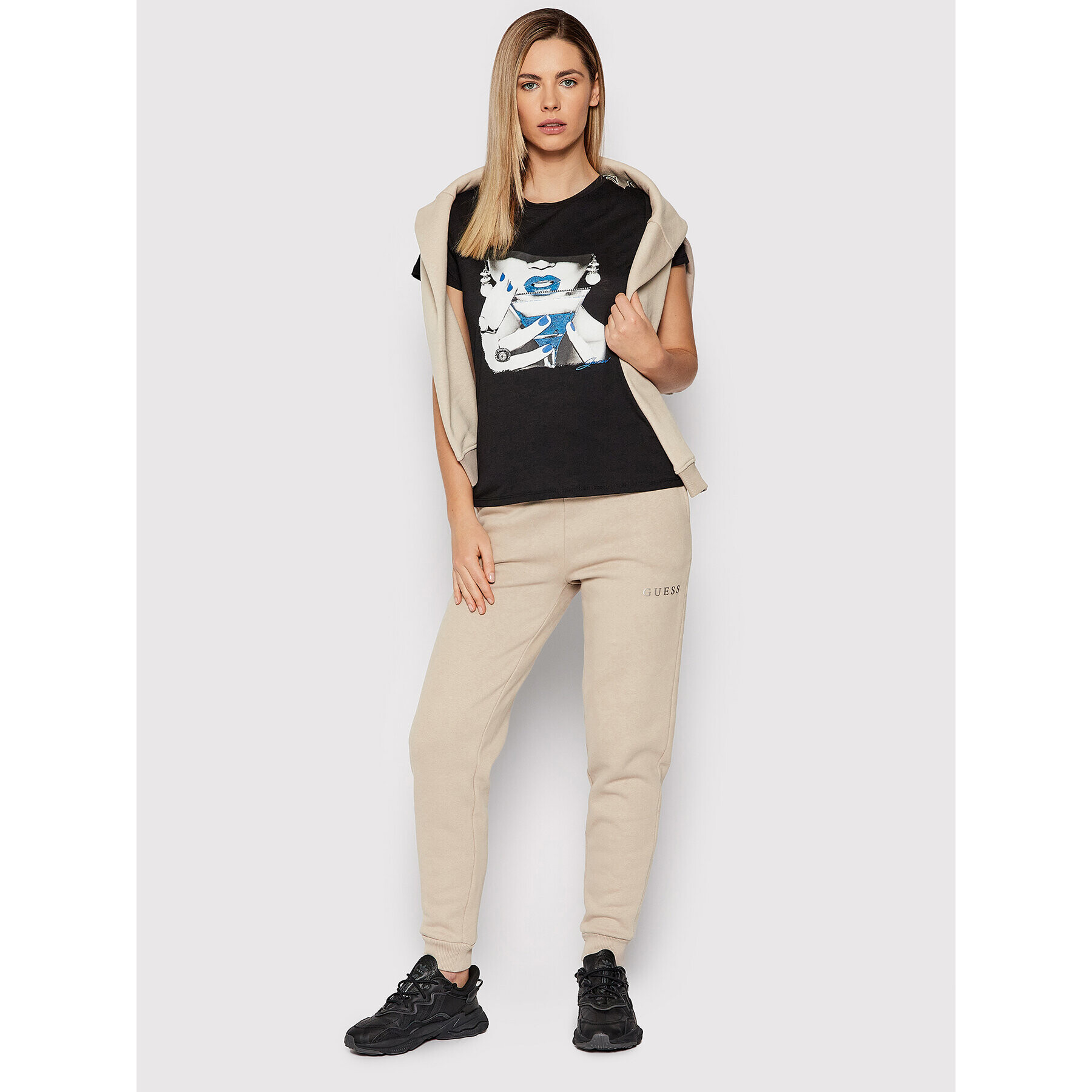 Guess Тишърт W1RI02 K9TD2 Черен Regular Fit - Pepit.bg