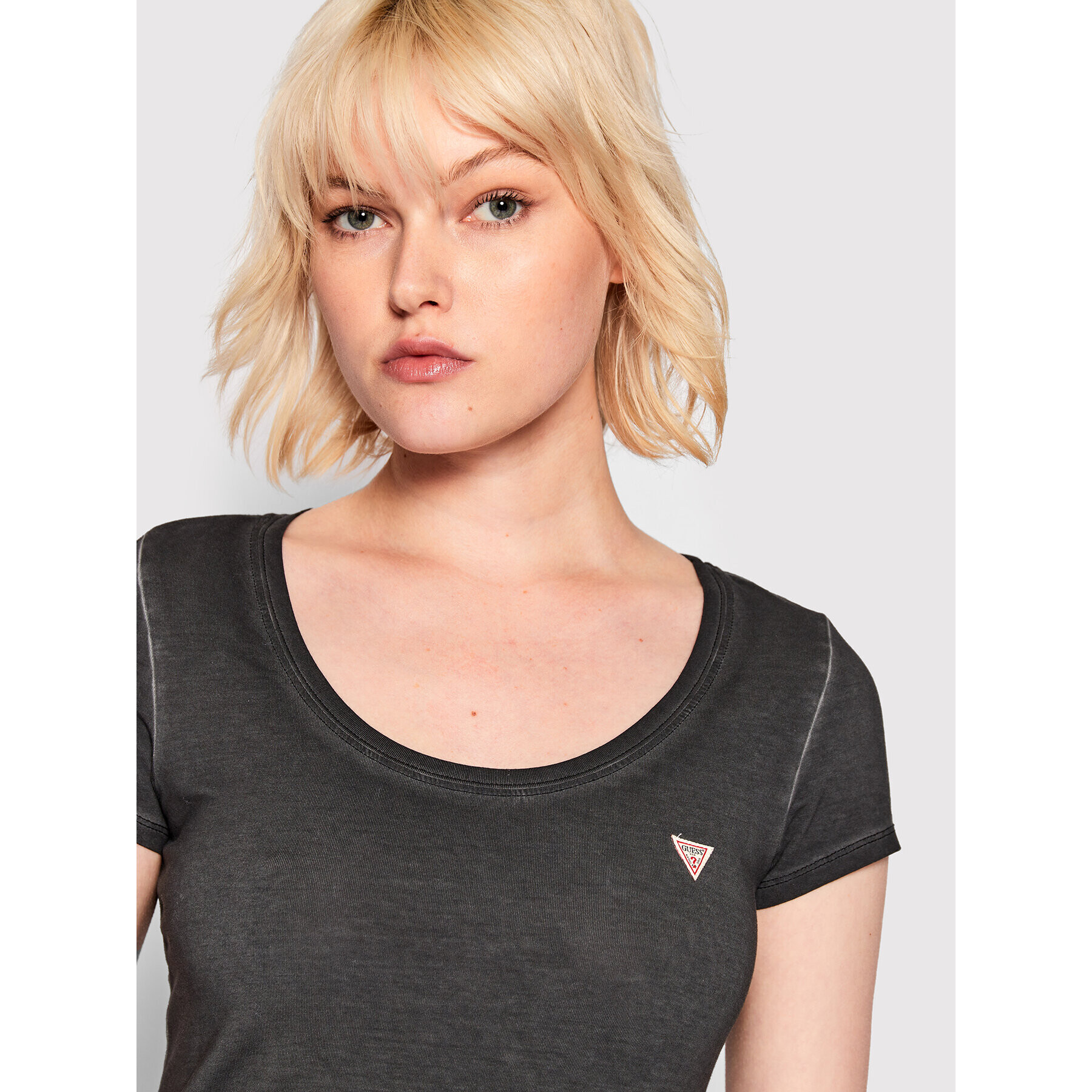 Guess Тишърт W2GI52 KA0Q1 Сив Slim Fit - Pepit.bg