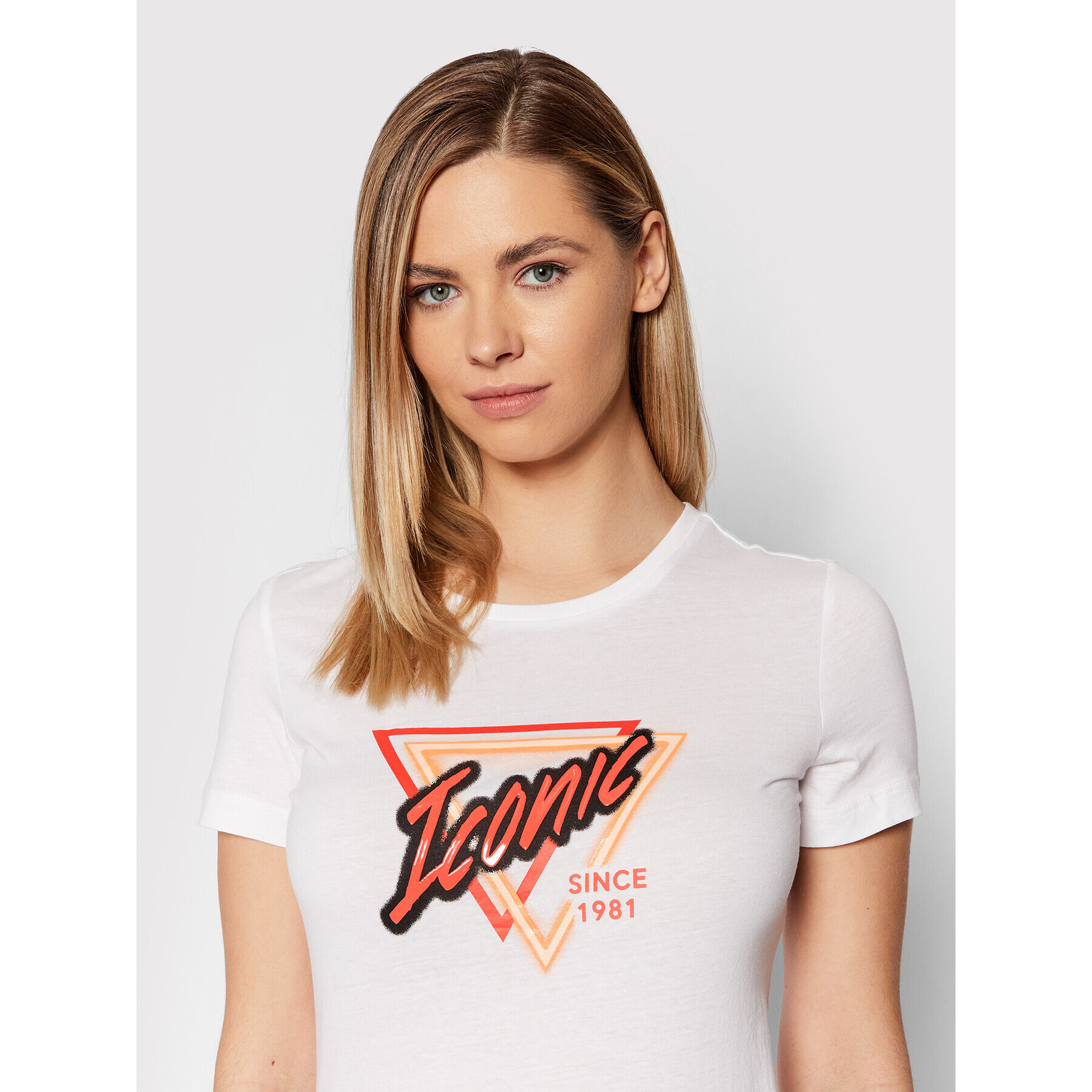 Guess Тишърт W2RI14 K9RV0 Бял Regular Fit - Pepit.bg