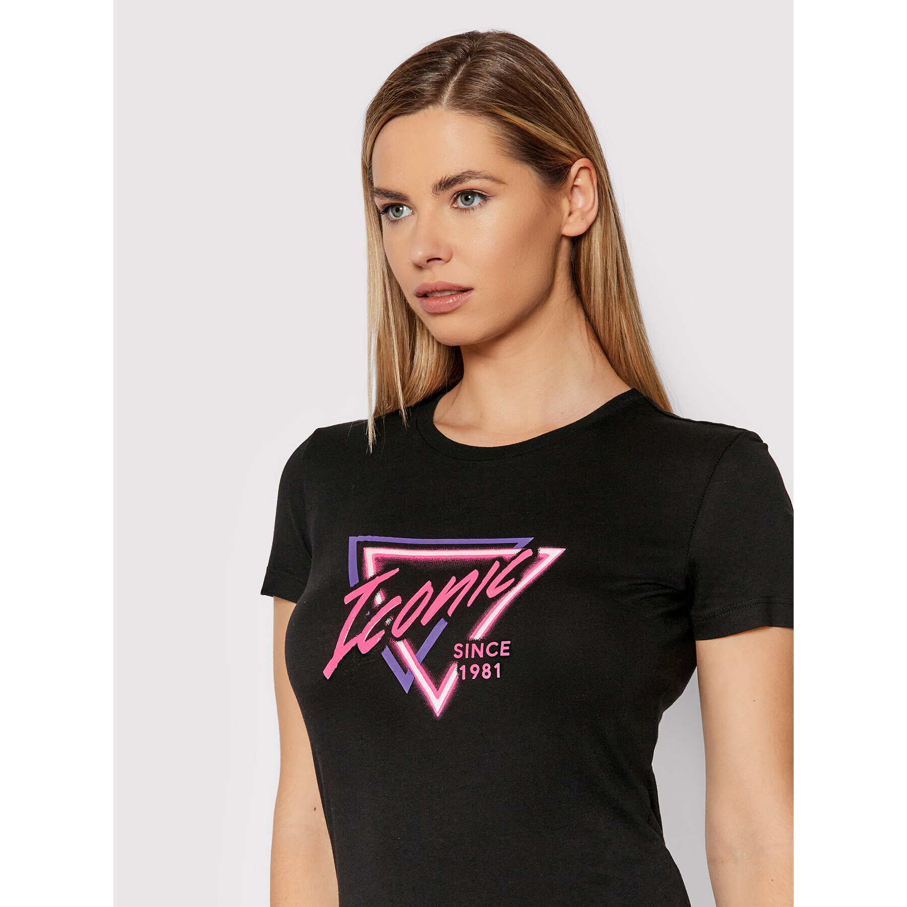 Guess Тишърт W2RI14 K9RV0 Черен Regular Fit - Pepit.bg