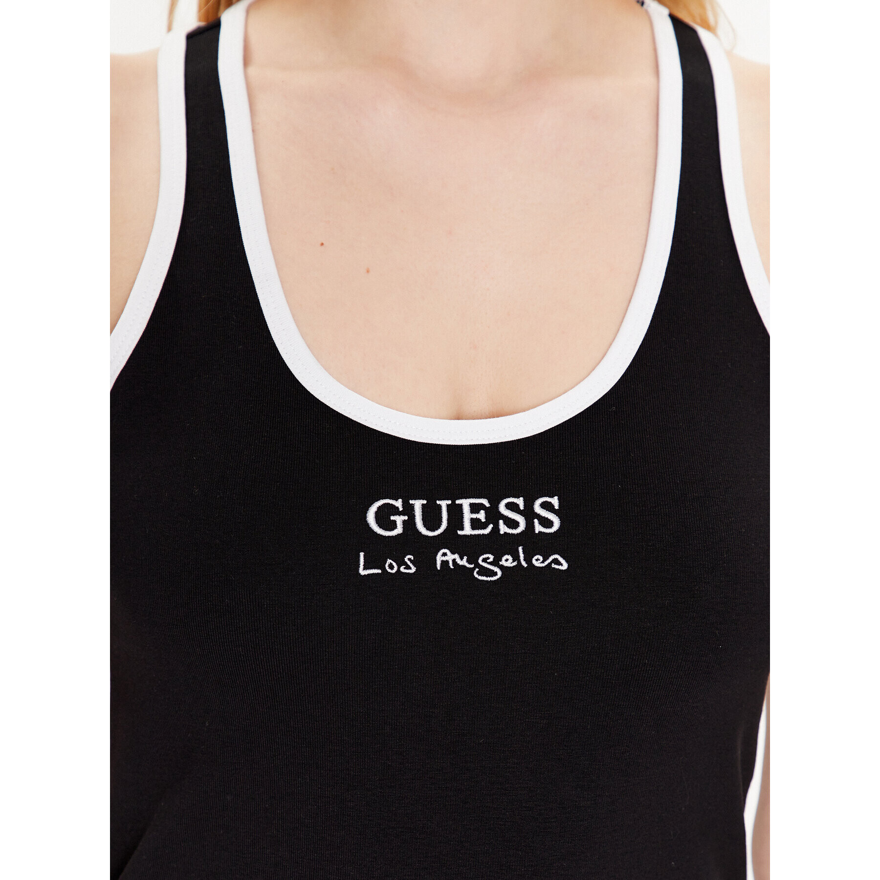 Guess топ Sporty E3GP05 KBP41 Черен Slim Fit - Pepit.bg