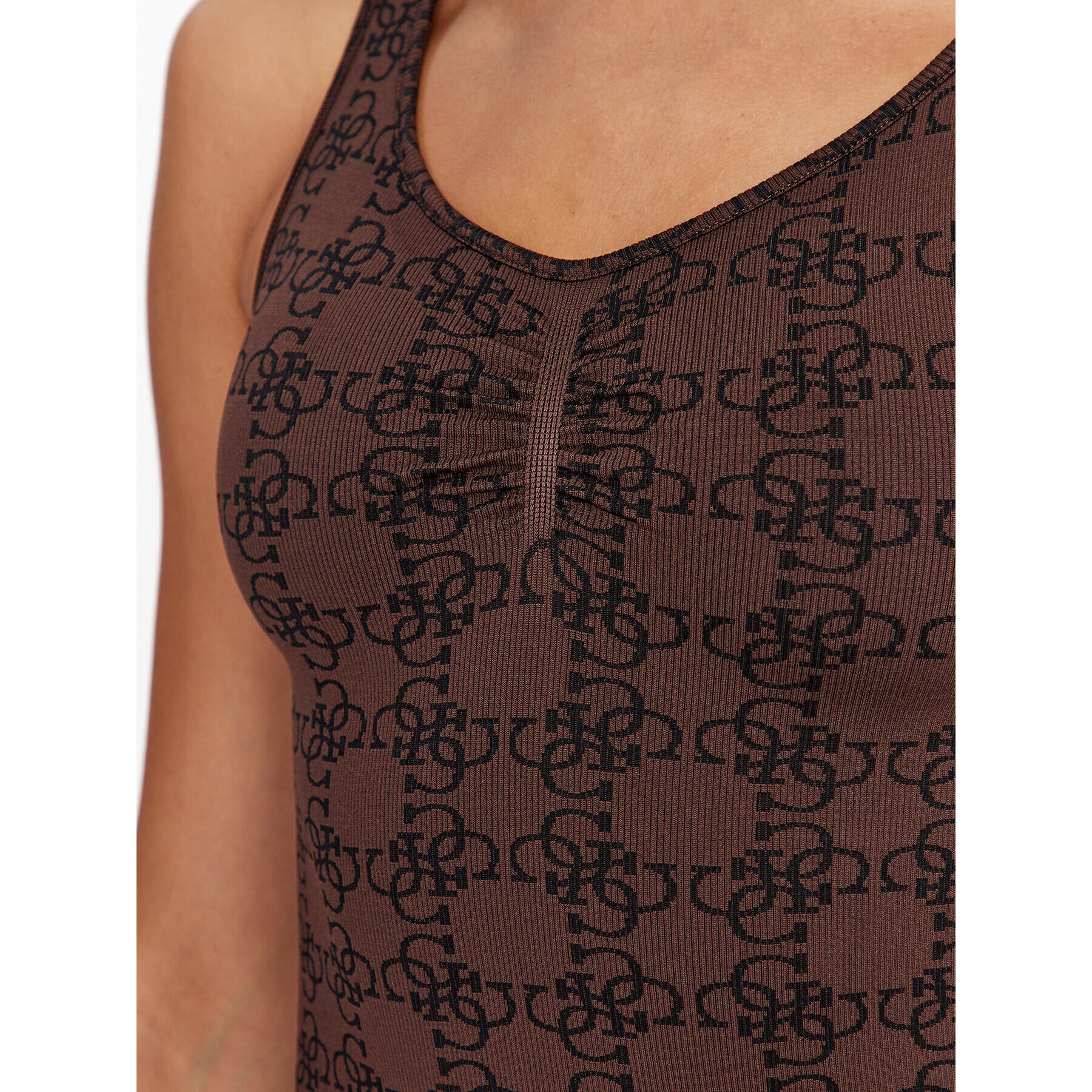 Guess топ V3BP06 ZZ04N Кафяв Slim Fit - Pepit.bg