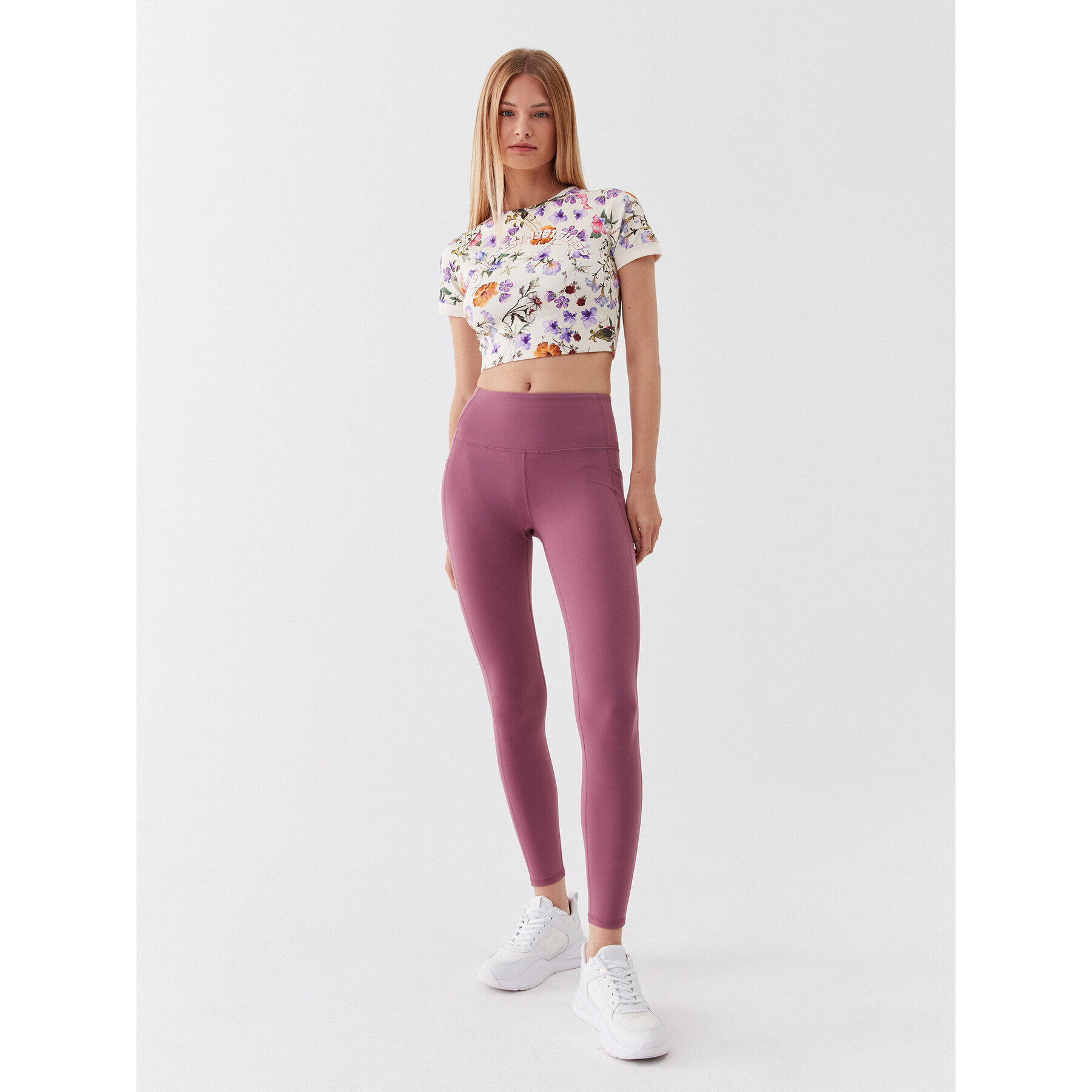 Guess топ V3YP16 KBP41 Бежов Slim Fit - Pepit.bg