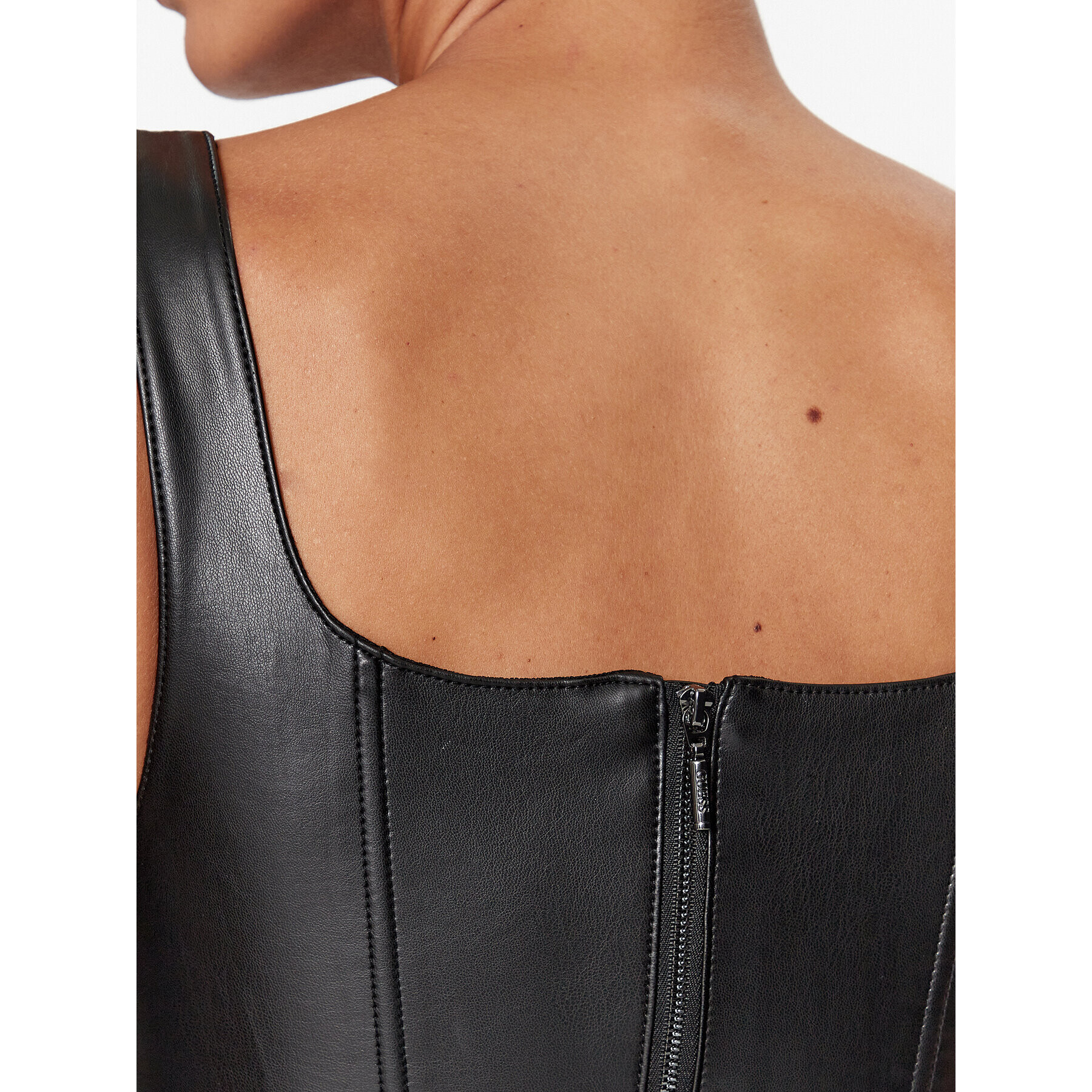 Guess топ W3BP39 K8S30 Черен Slim Fit - Pepit.bg