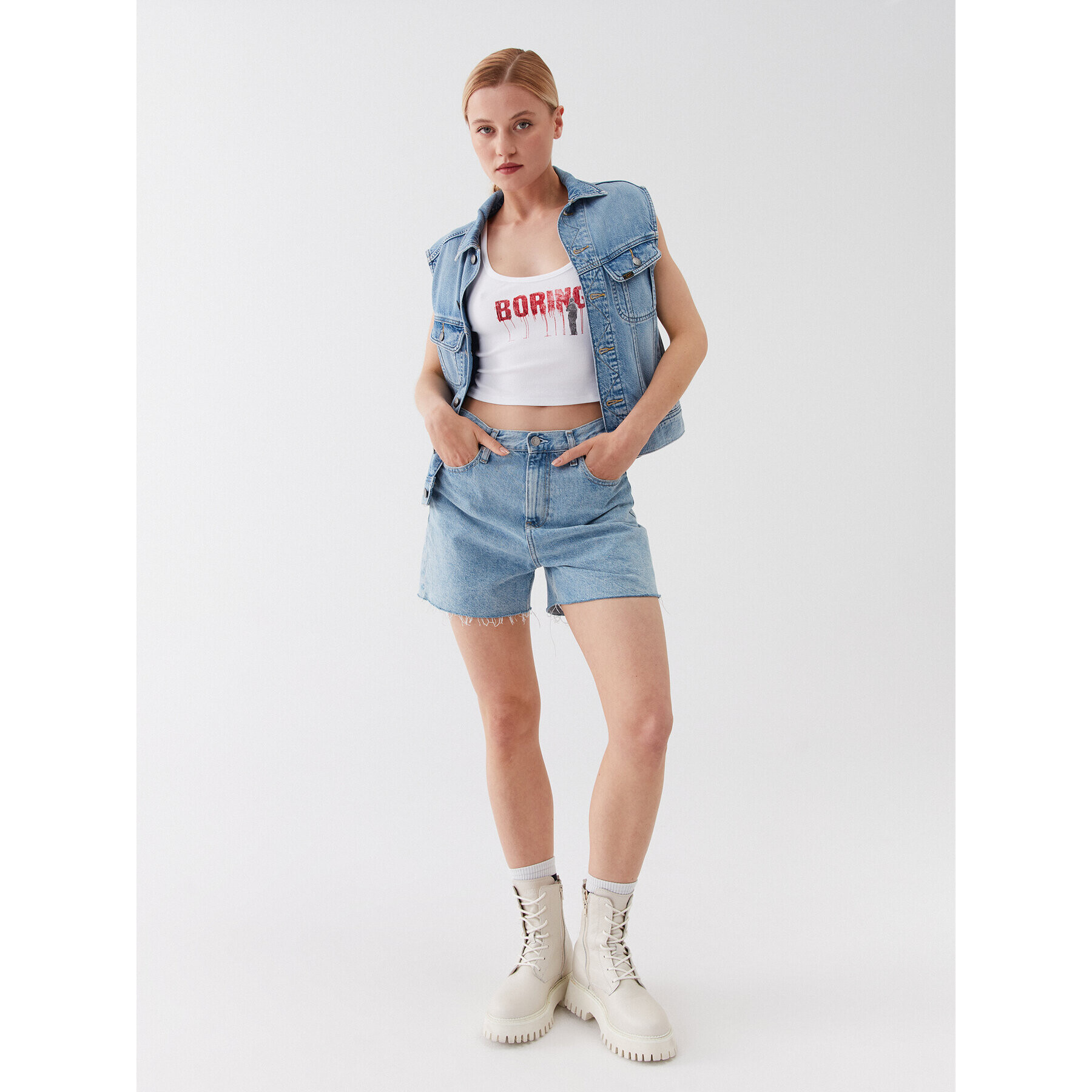 Guess топ W3YP50 KA0H1 Бял Cropp Fit - Pepit.bg