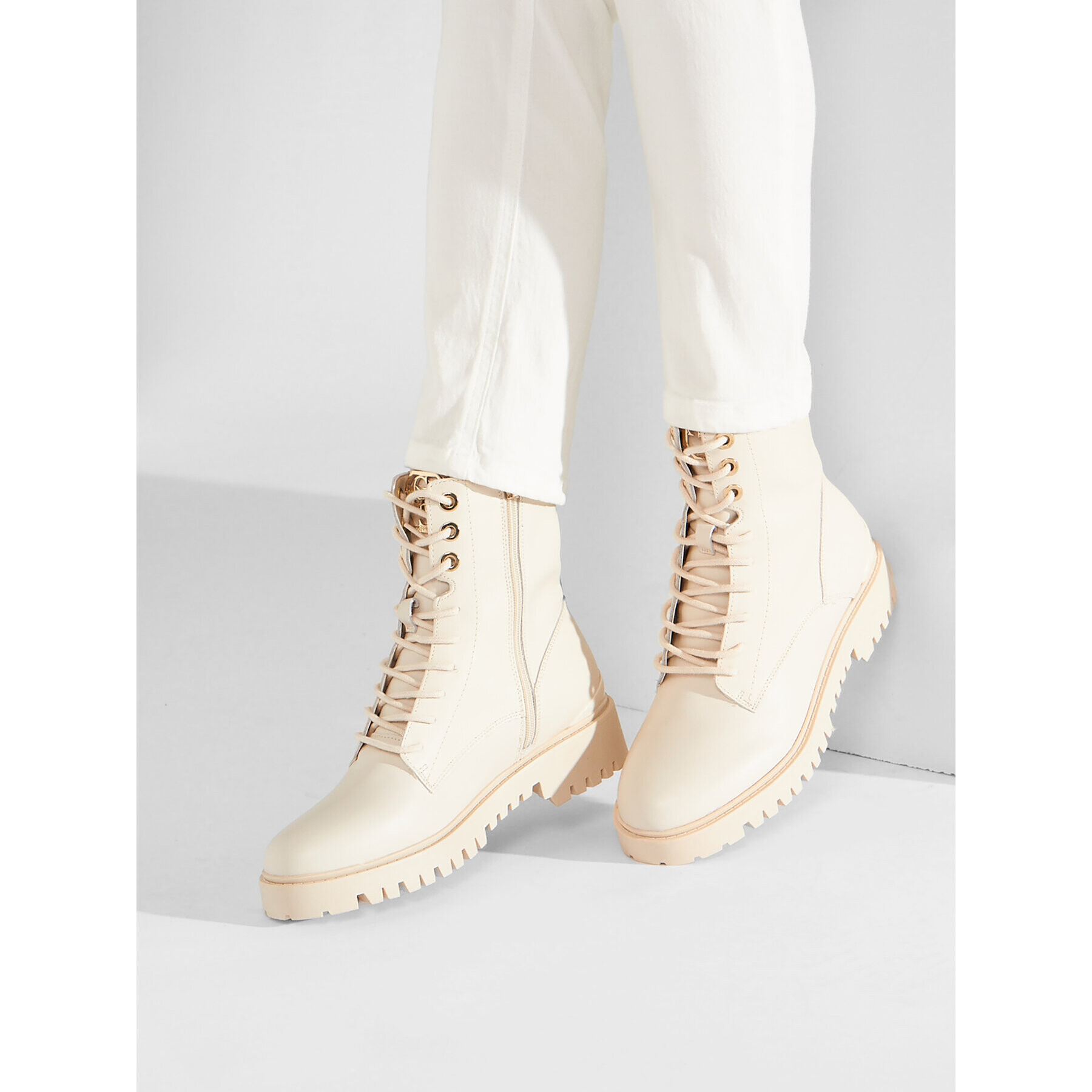 Guess Туристически oбувки Olone FL7OLO LEA10 Бежов - Pepit.bg