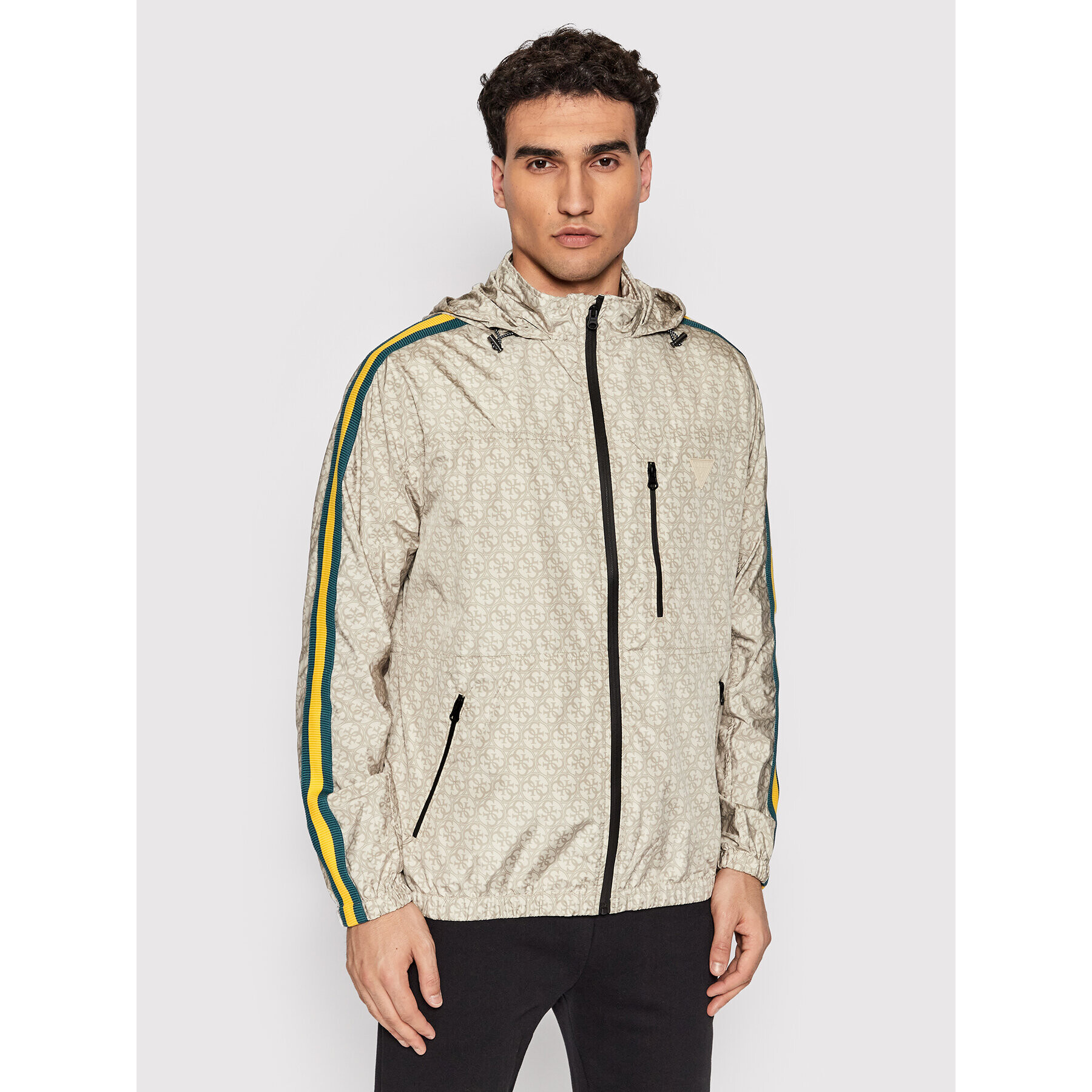 Guess Ветровка Z2GL04 WO06Q Бежов Regular Fit - Pepit.bg