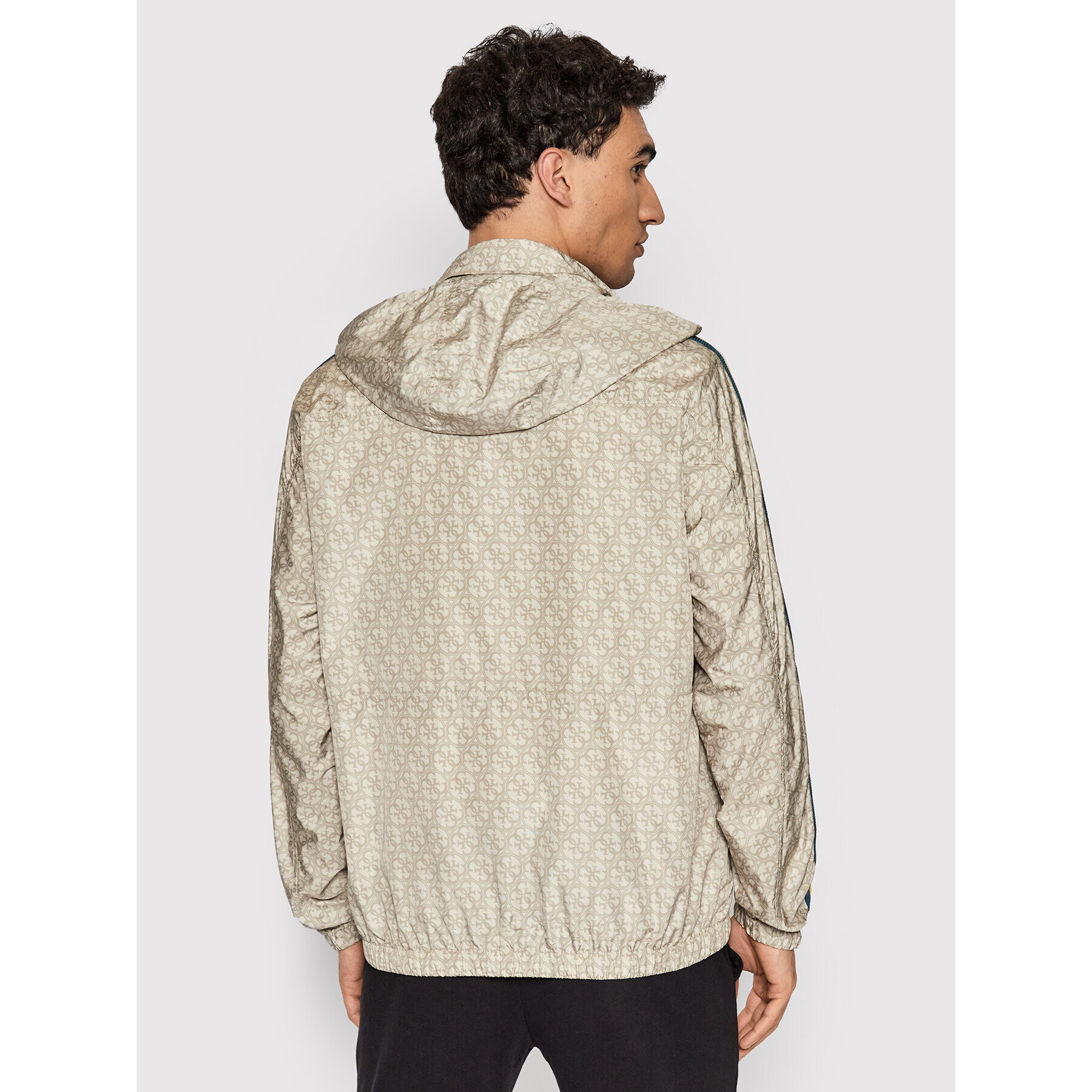 Guess Ветровка Z2GL04 WO06Q Бежов Regular Fit - Pepit.bg