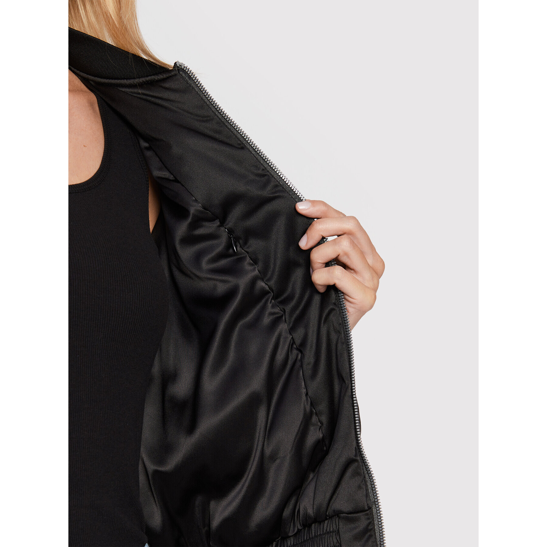 Guess Яке бомбър Alexia W2YL03 WERA2 Черен Regular Fit - Pepit.bg