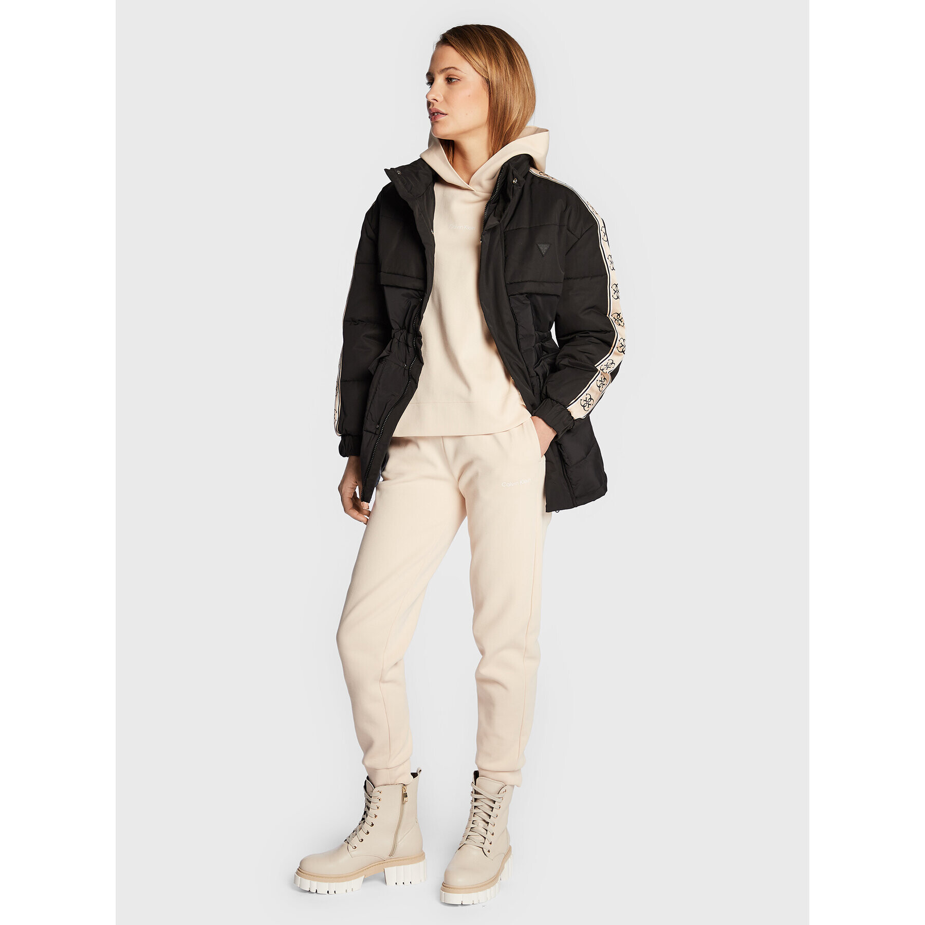 Guess Зимно яке 4G V2BL09 WF330 Черен Regular Fit - Pepit.bg